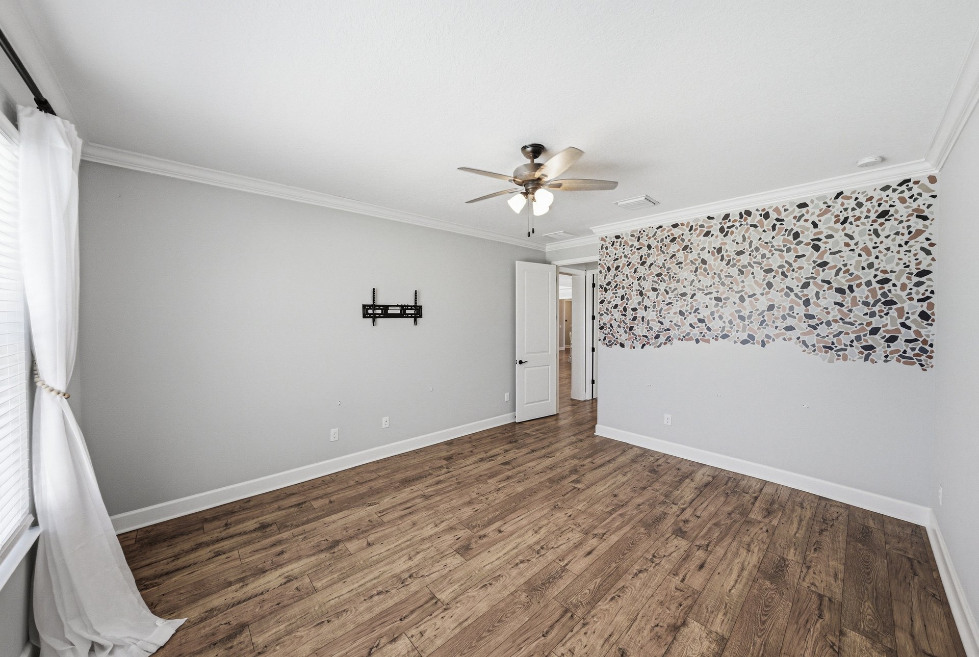 6883 BRADBURY CIR