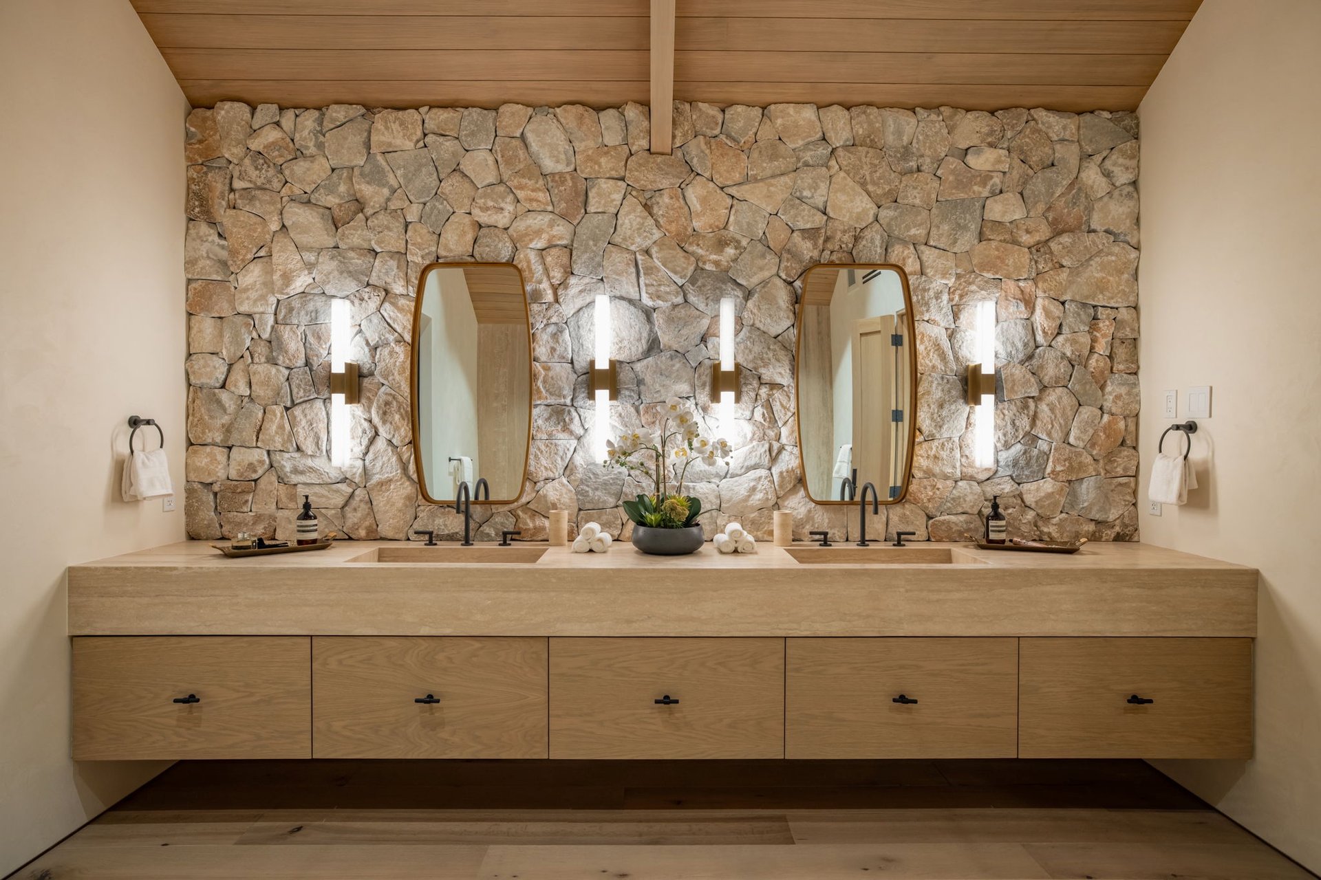 The Viewcrest Lodge in Studio City 