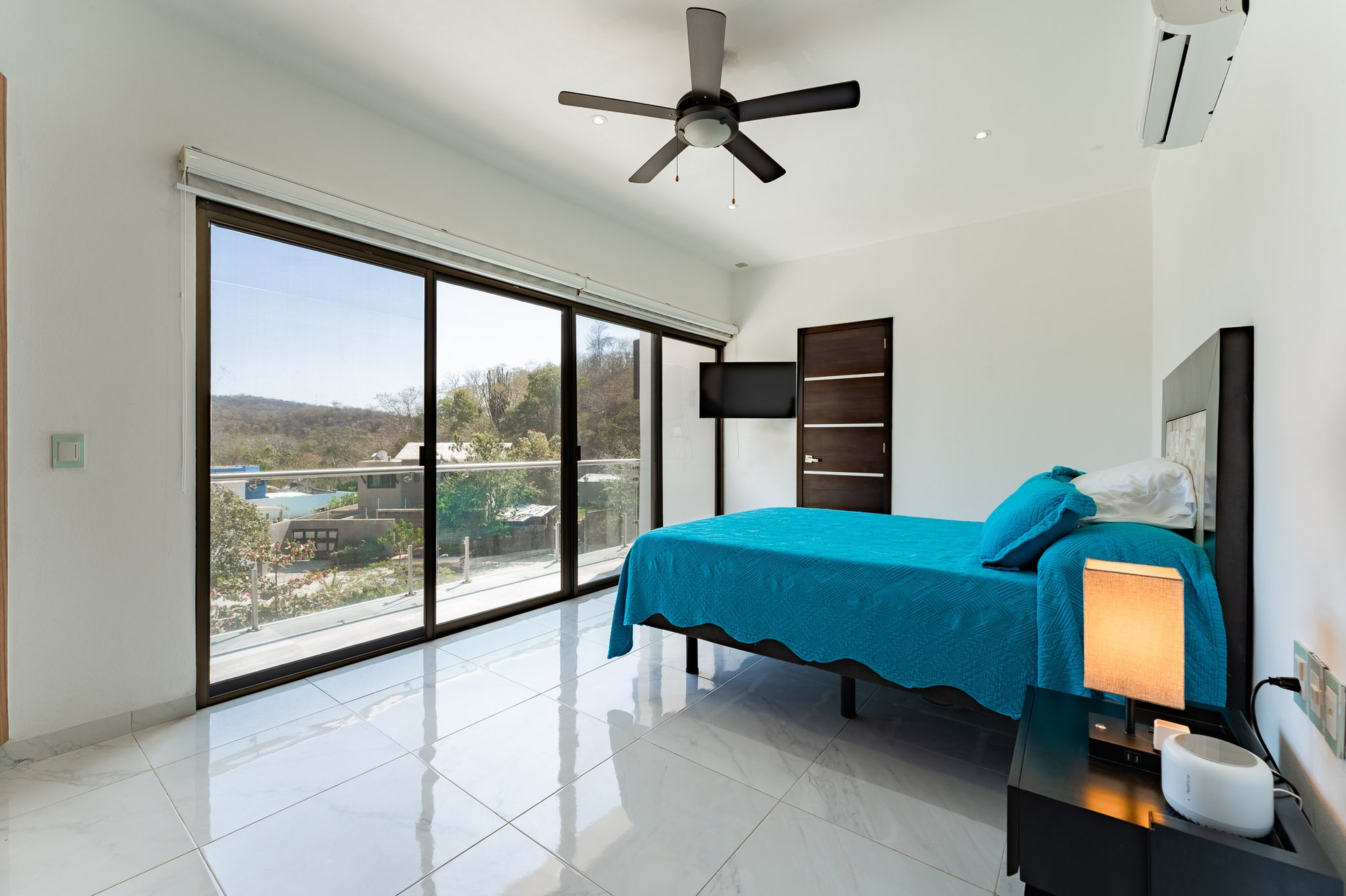 5 bedrooms, Single Family Homes, Villa de Caballos