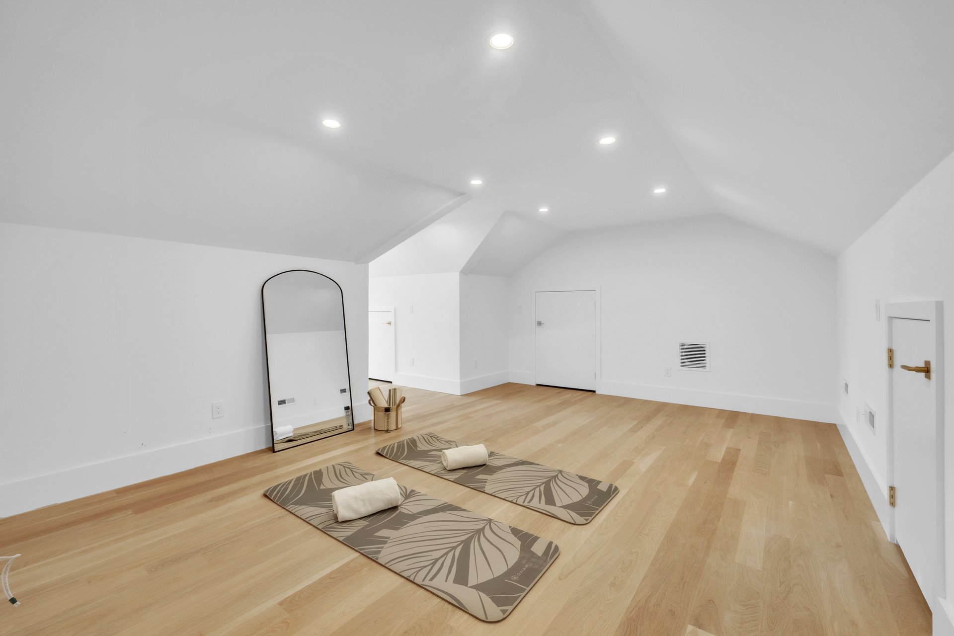 East Ave, Unit A