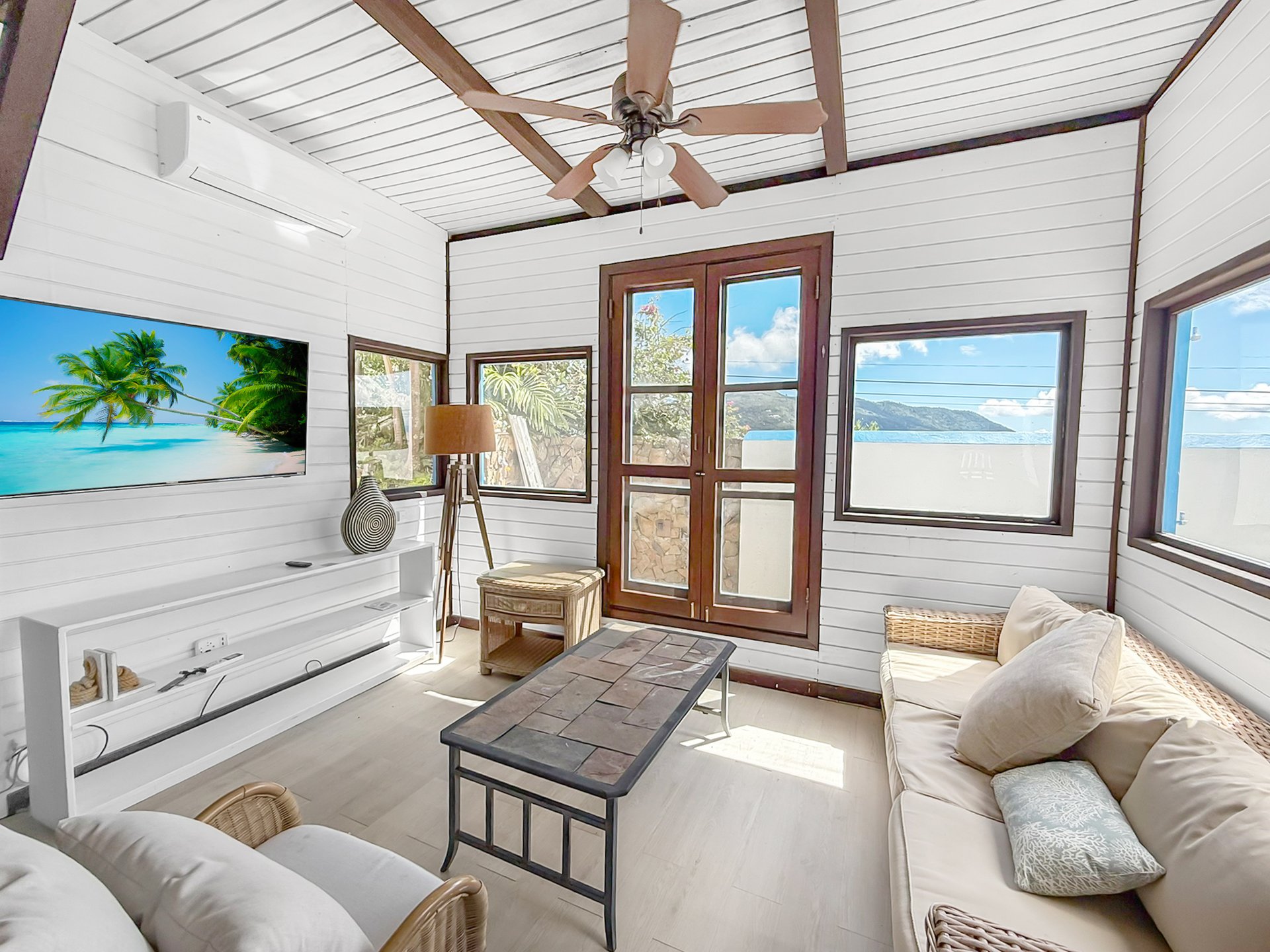 951 Casablanca-Luck Hill Standalone Home