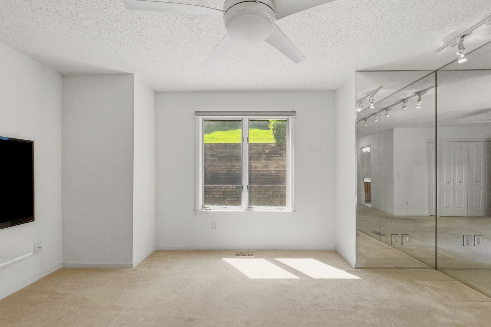 44 Riverview Condo