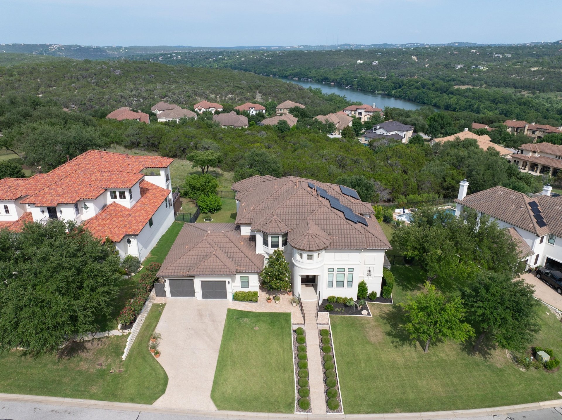 1501 University Club Drive