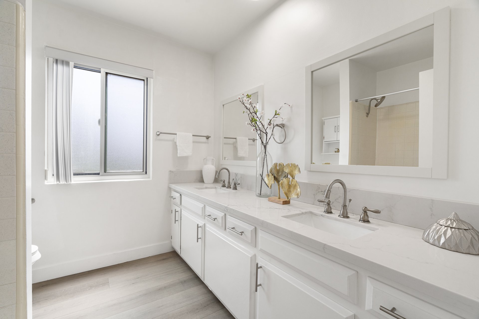 400 S Los Robles Avenue #209