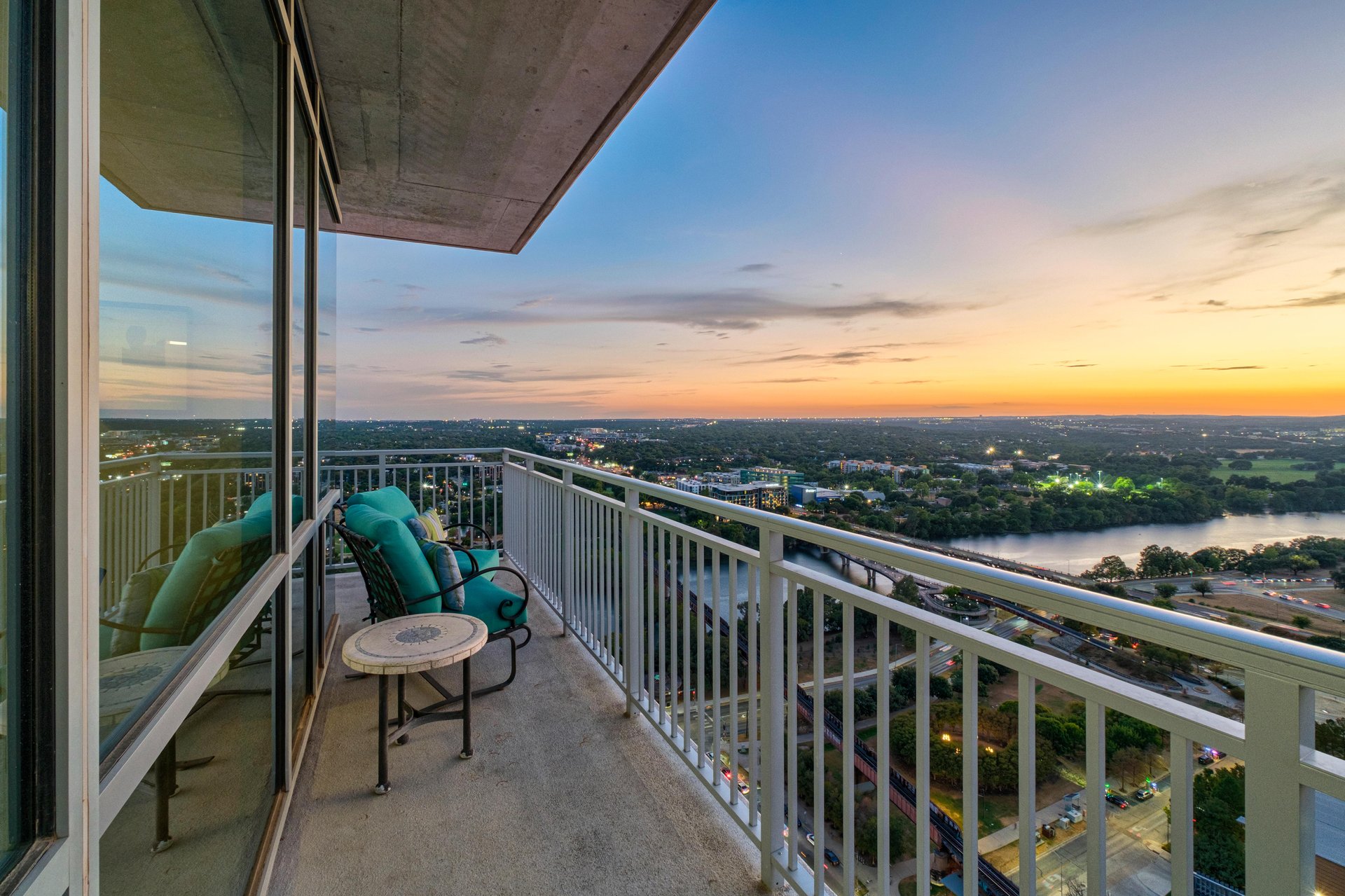 222 West Avenue #2802