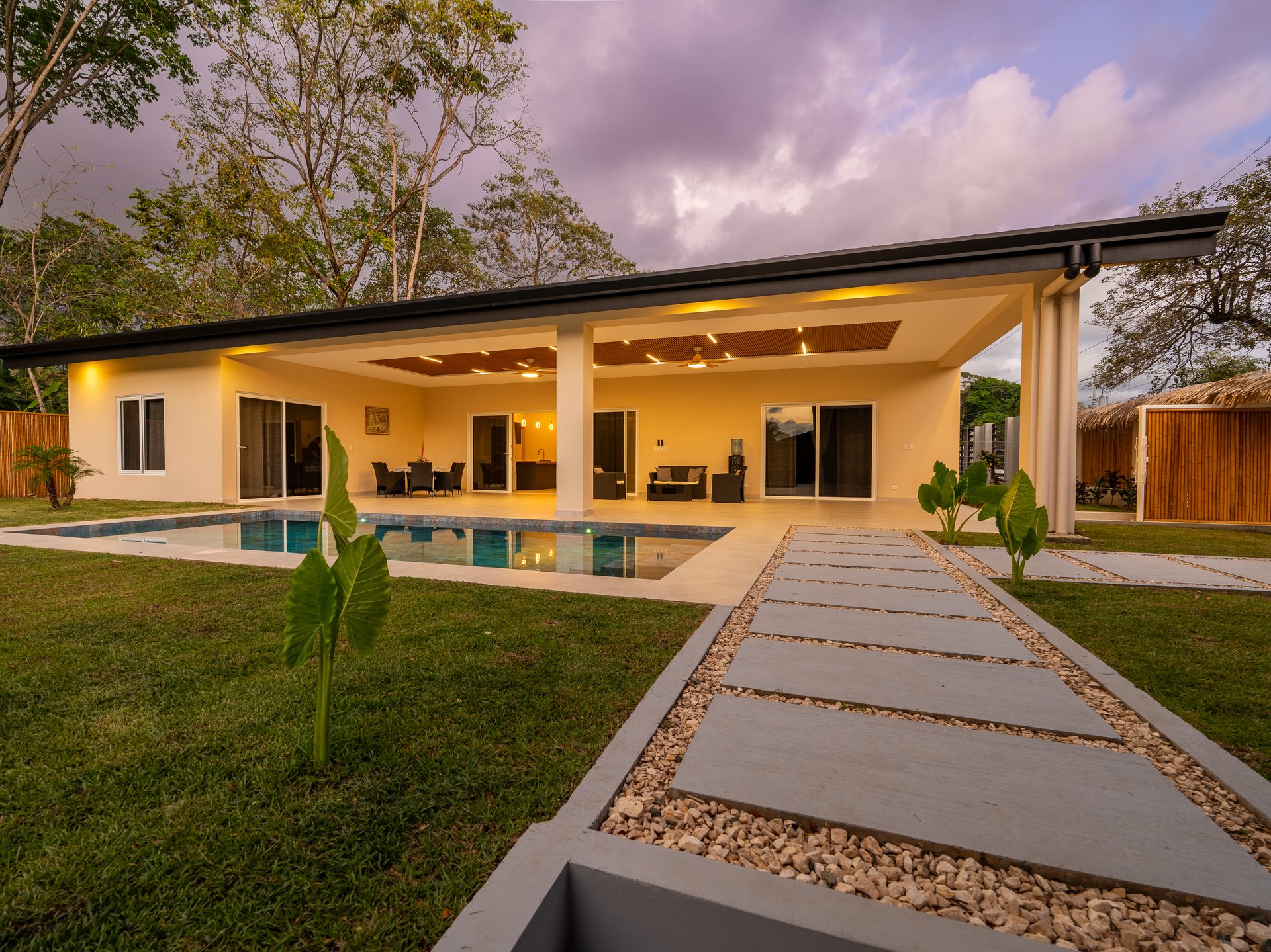 Refined Tropical Home in Uvita, Costa Rica | Walk to Beach & Parque Nacional Marino Ballena