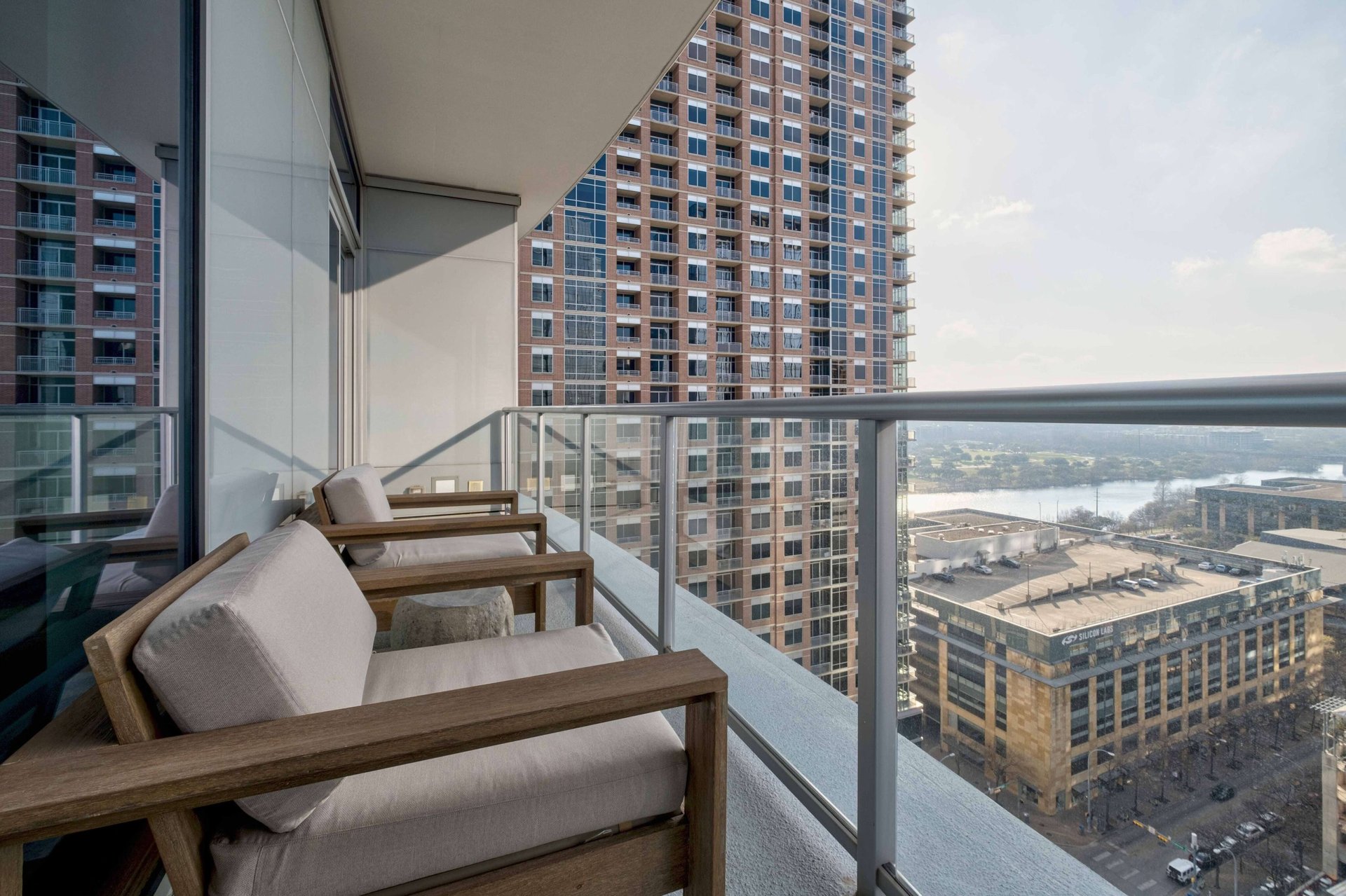 200 Congress Ave #18AE