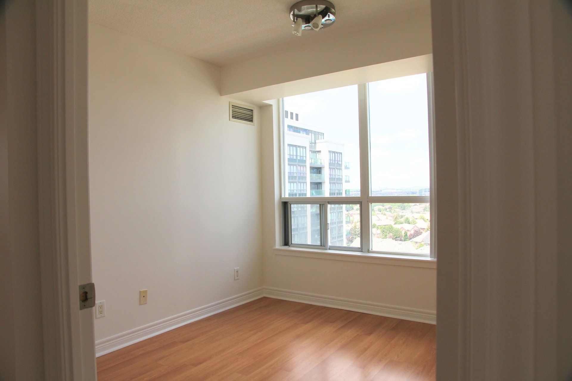  Exceptional Corner Suite 