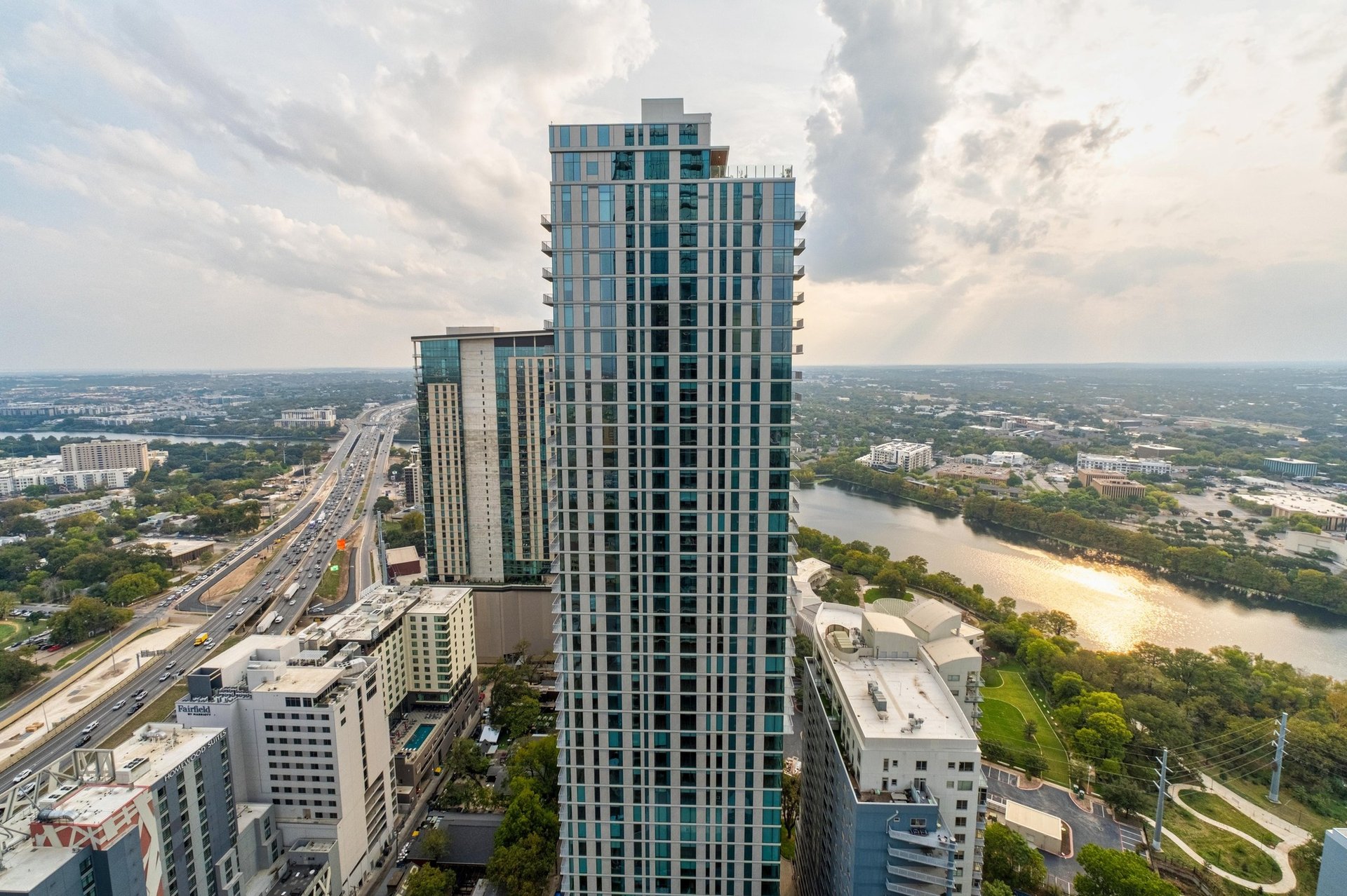 610 Davis Street #3902