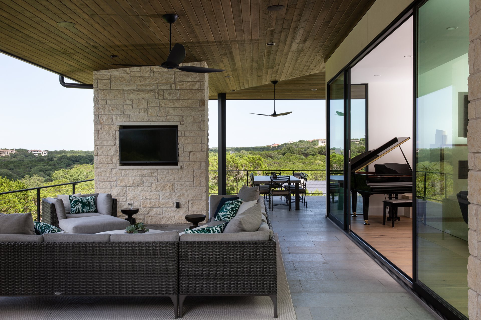 Contemporary Design & Spectacular Views