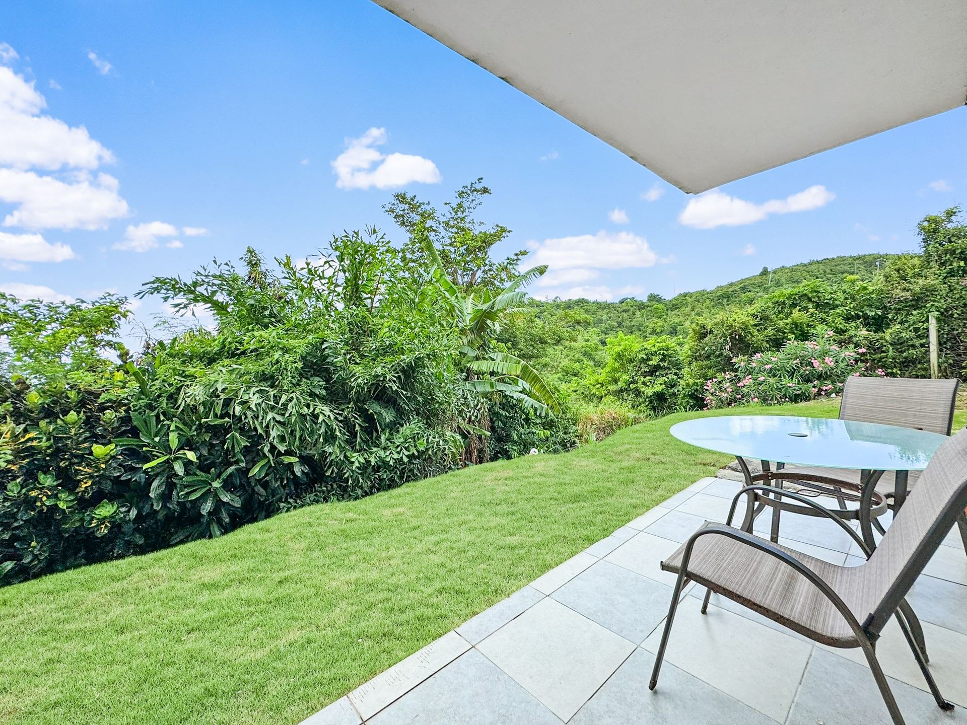 962 Fahie Hill Studio