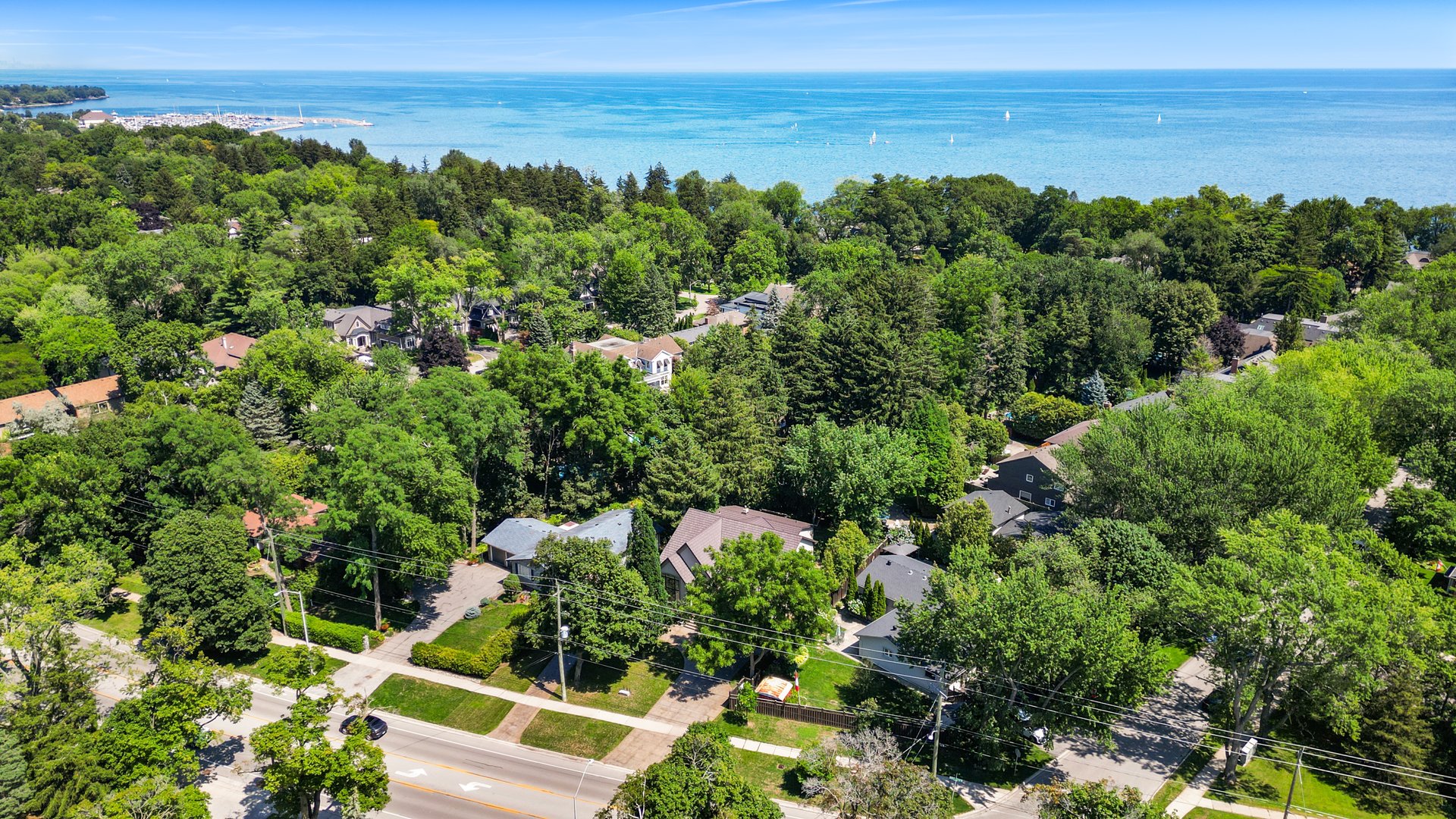  3168 Lakeshore Rd W