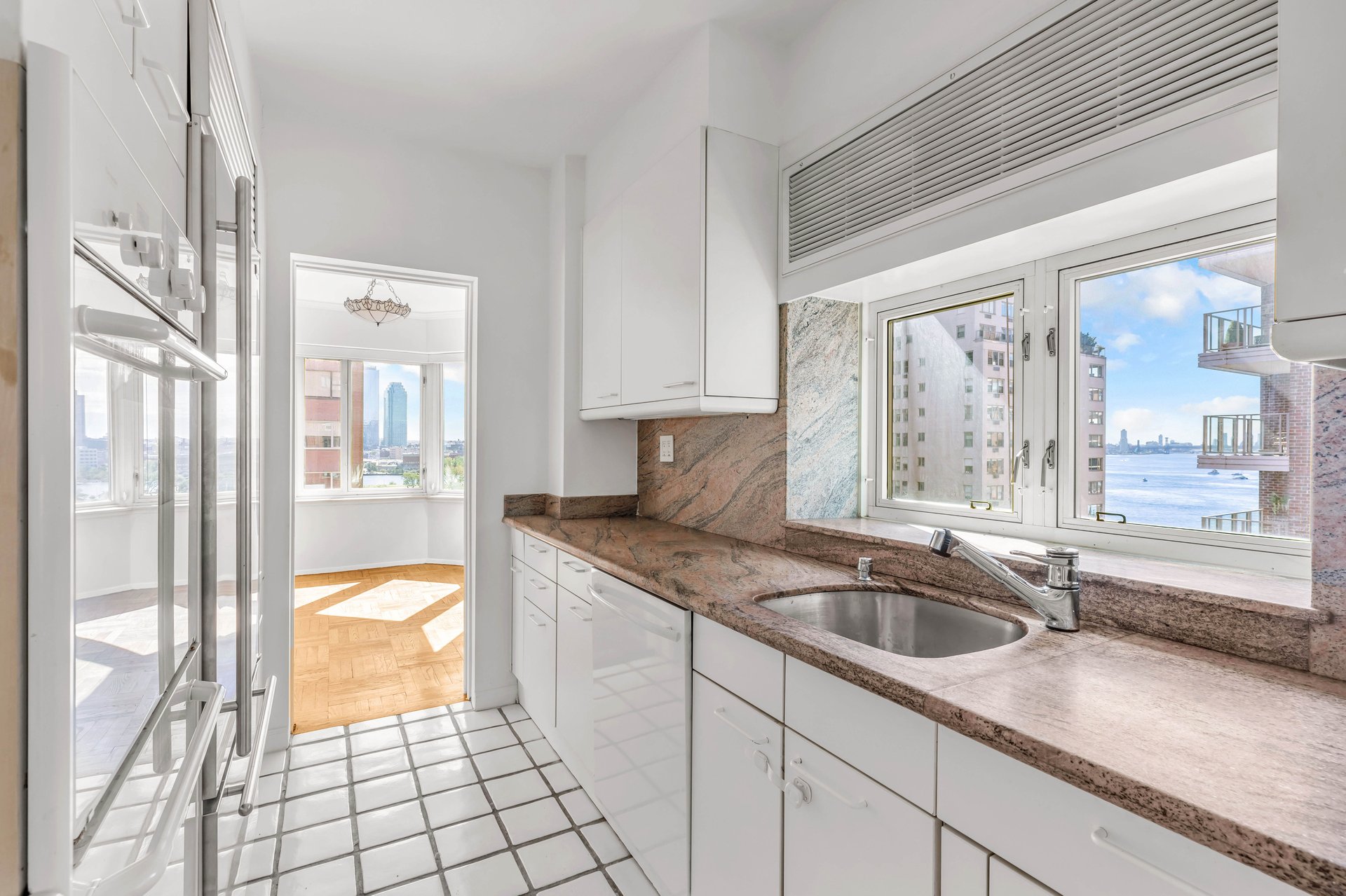 36 Sutton Place South, 12C