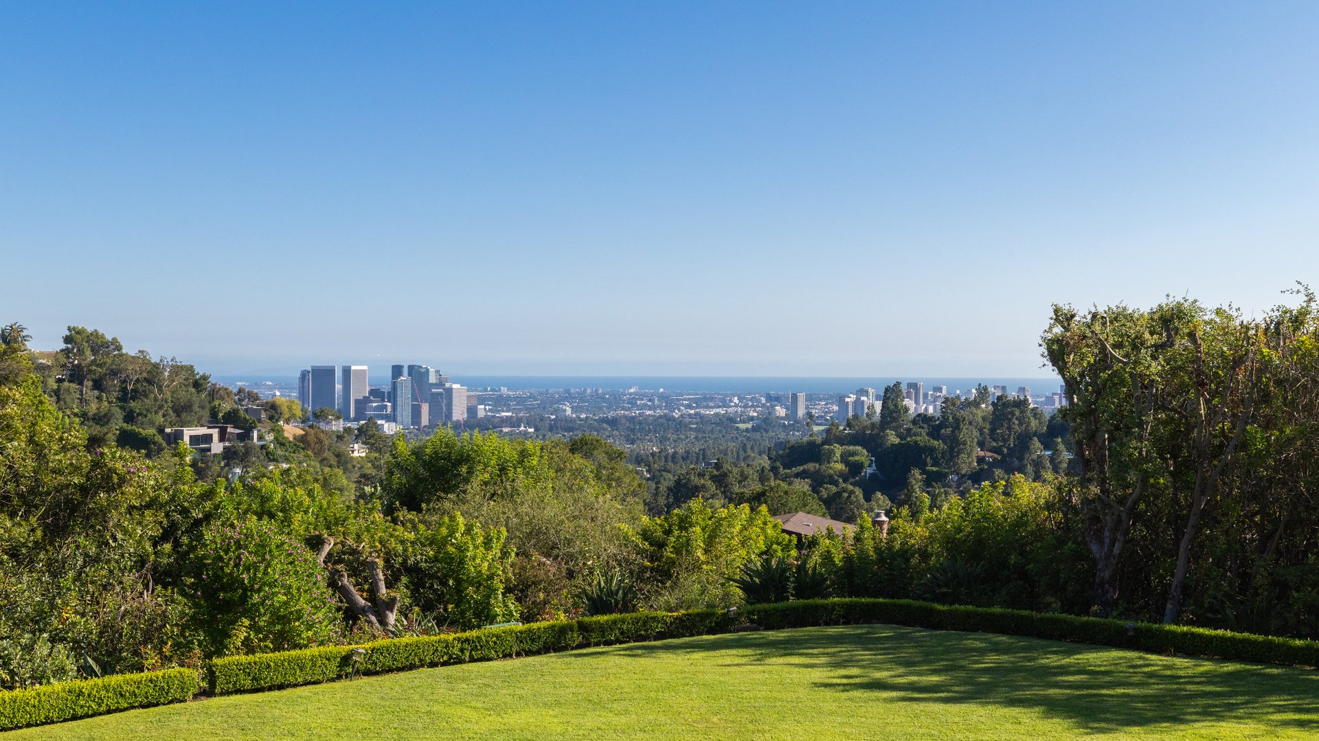 1672 Waynecrest Dr, Beverly Hills