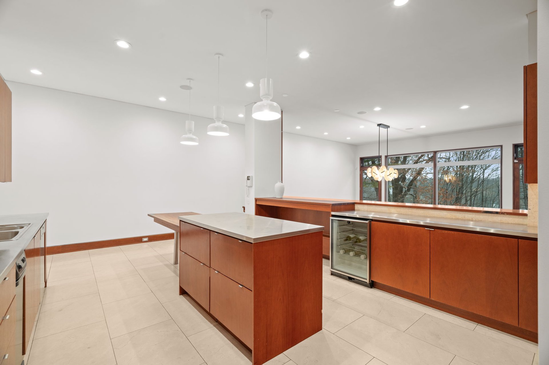 SOLD: Sophisticated & Architecturally Bold
