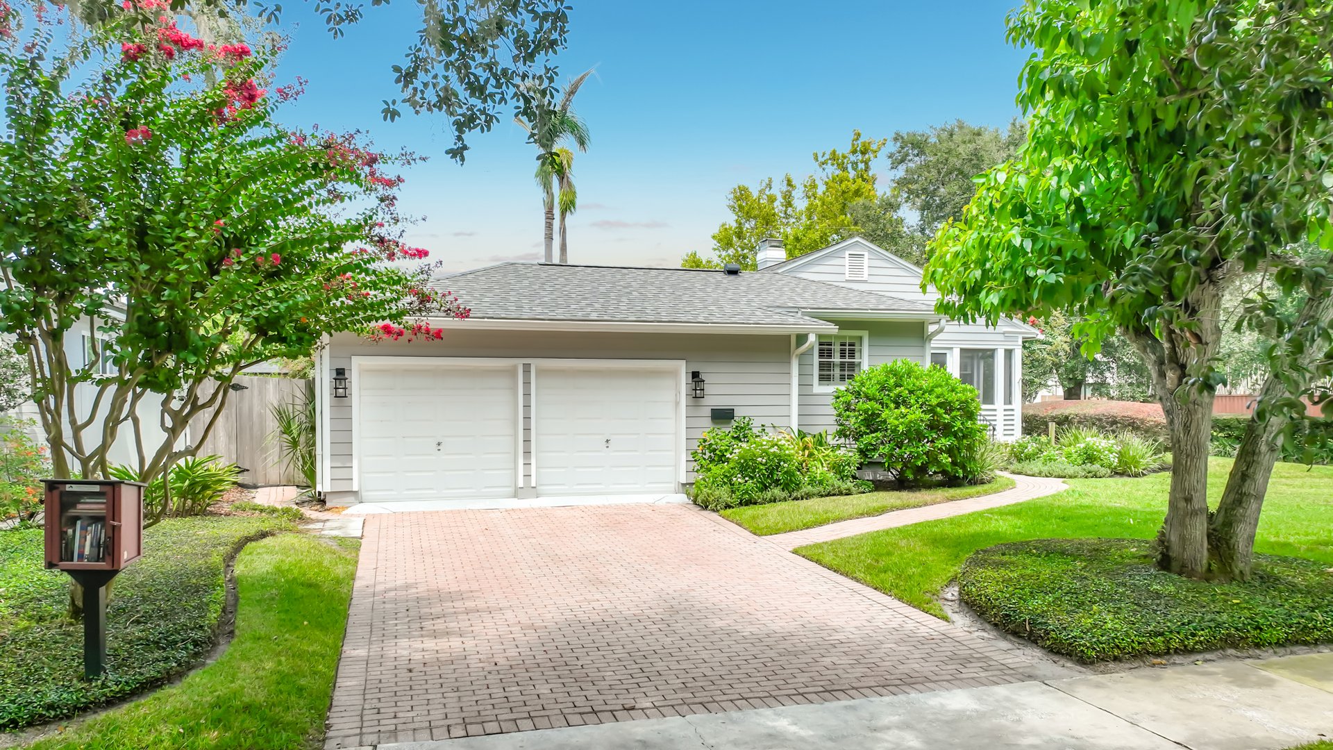 Three-Bedroom Two-Bathroom Bungalow in Orlando's Beverly Shores