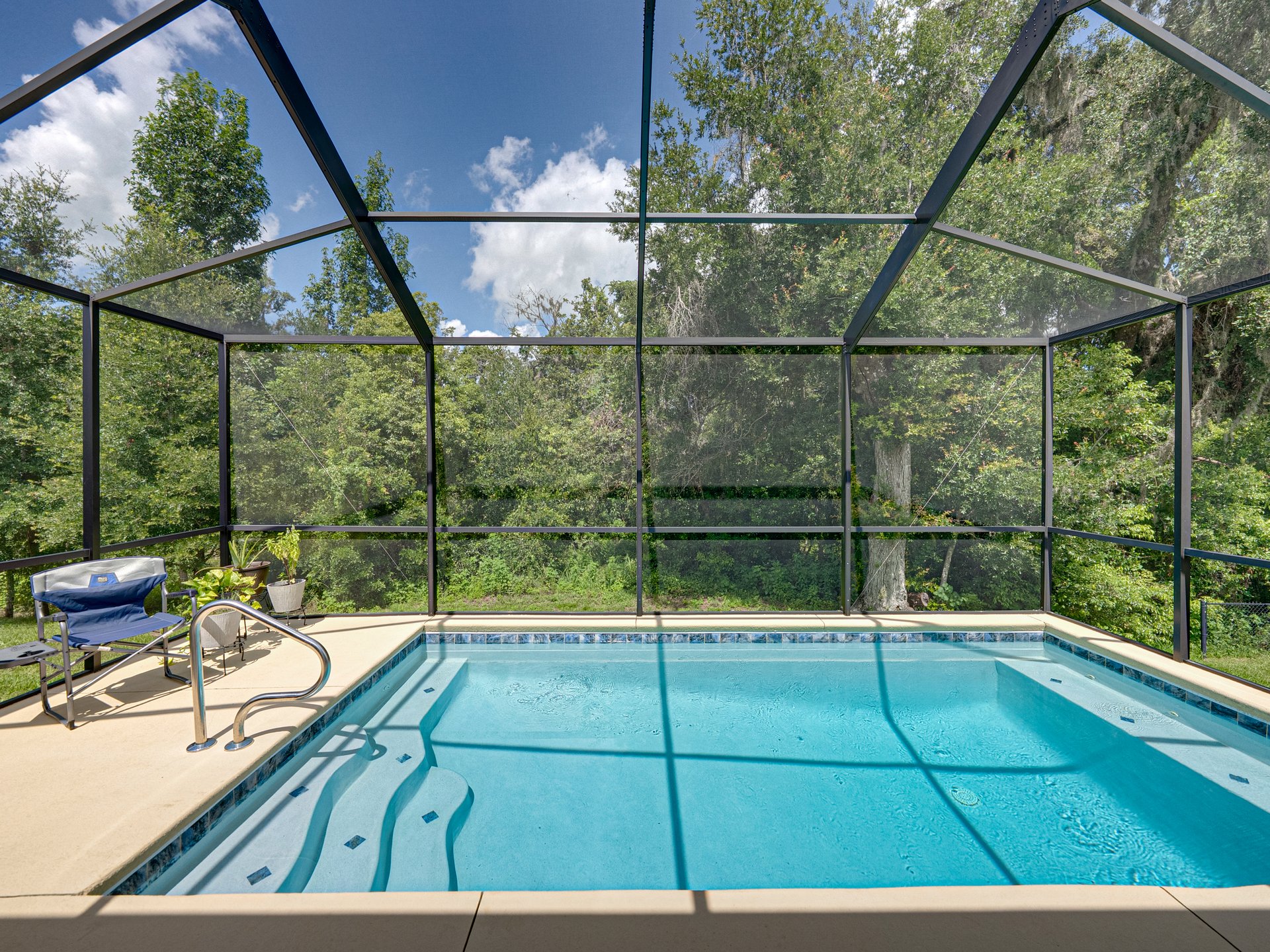 12615 EASTPOINTE DR
