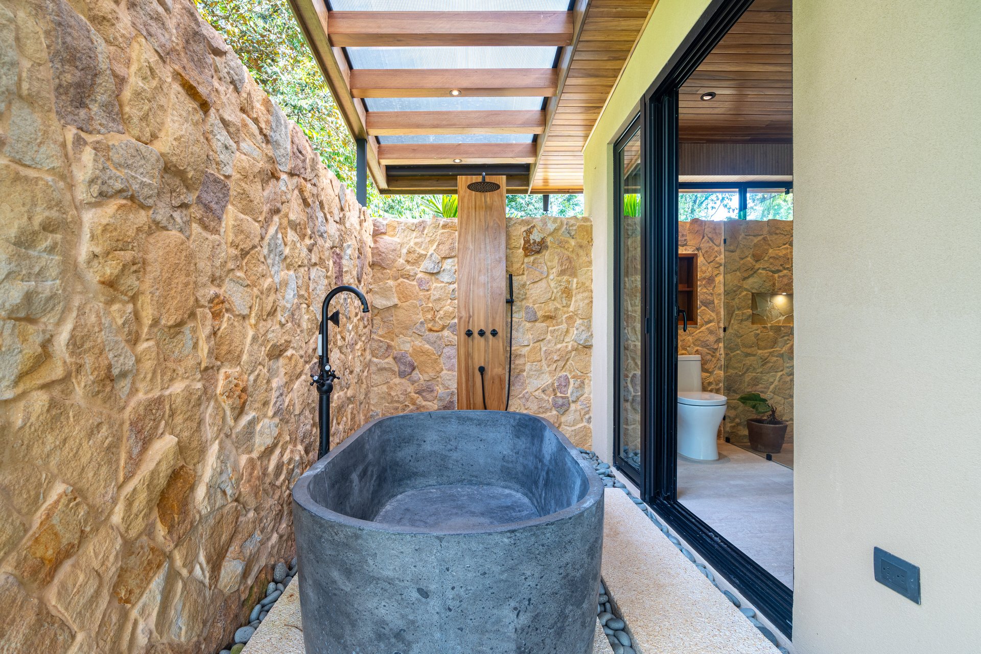 Casa Hamsa - Stunning, Modern Jungle Home in Ojochal