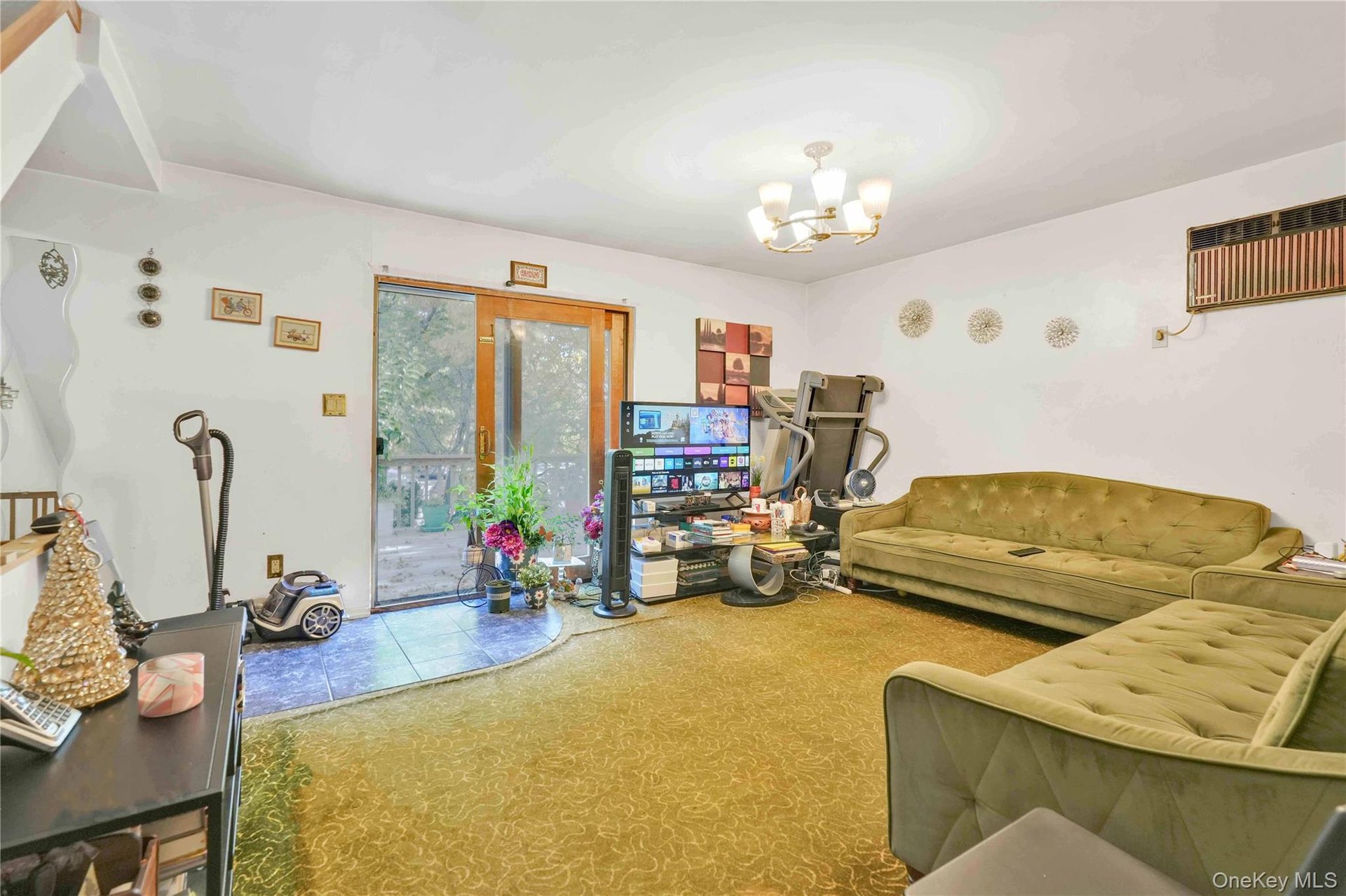 303 Nassau Blvd