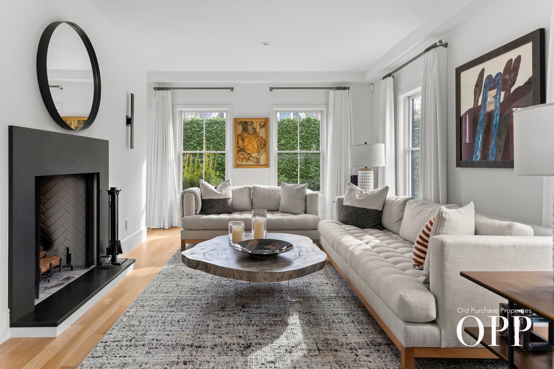 A MODERN SANCTUARY IN AN EXQUISITE LOCATION