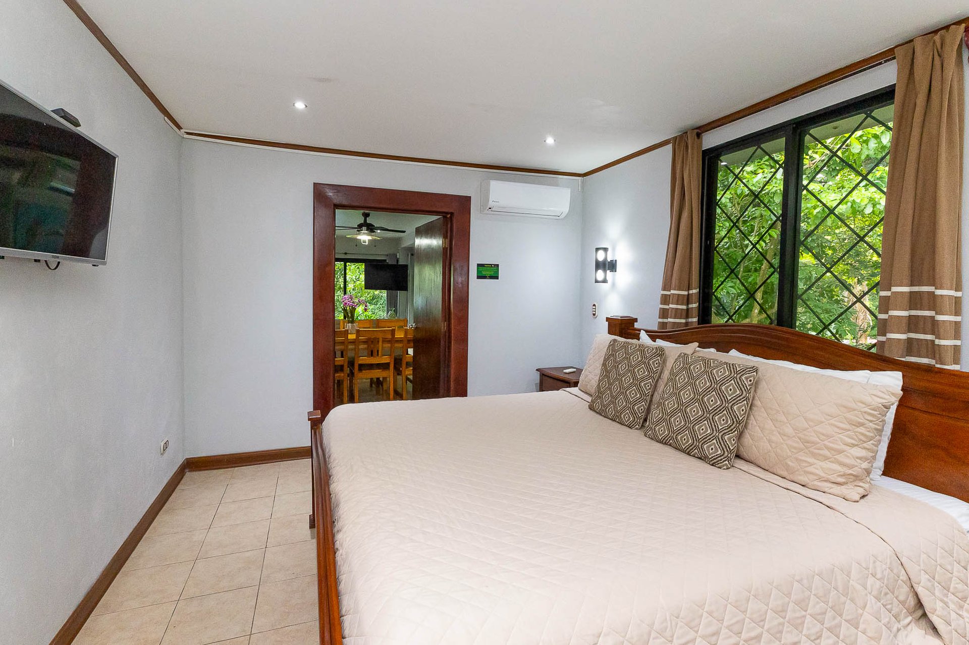 Affordable Home with a Pool in Manuel Antonio - 4 bedrooms