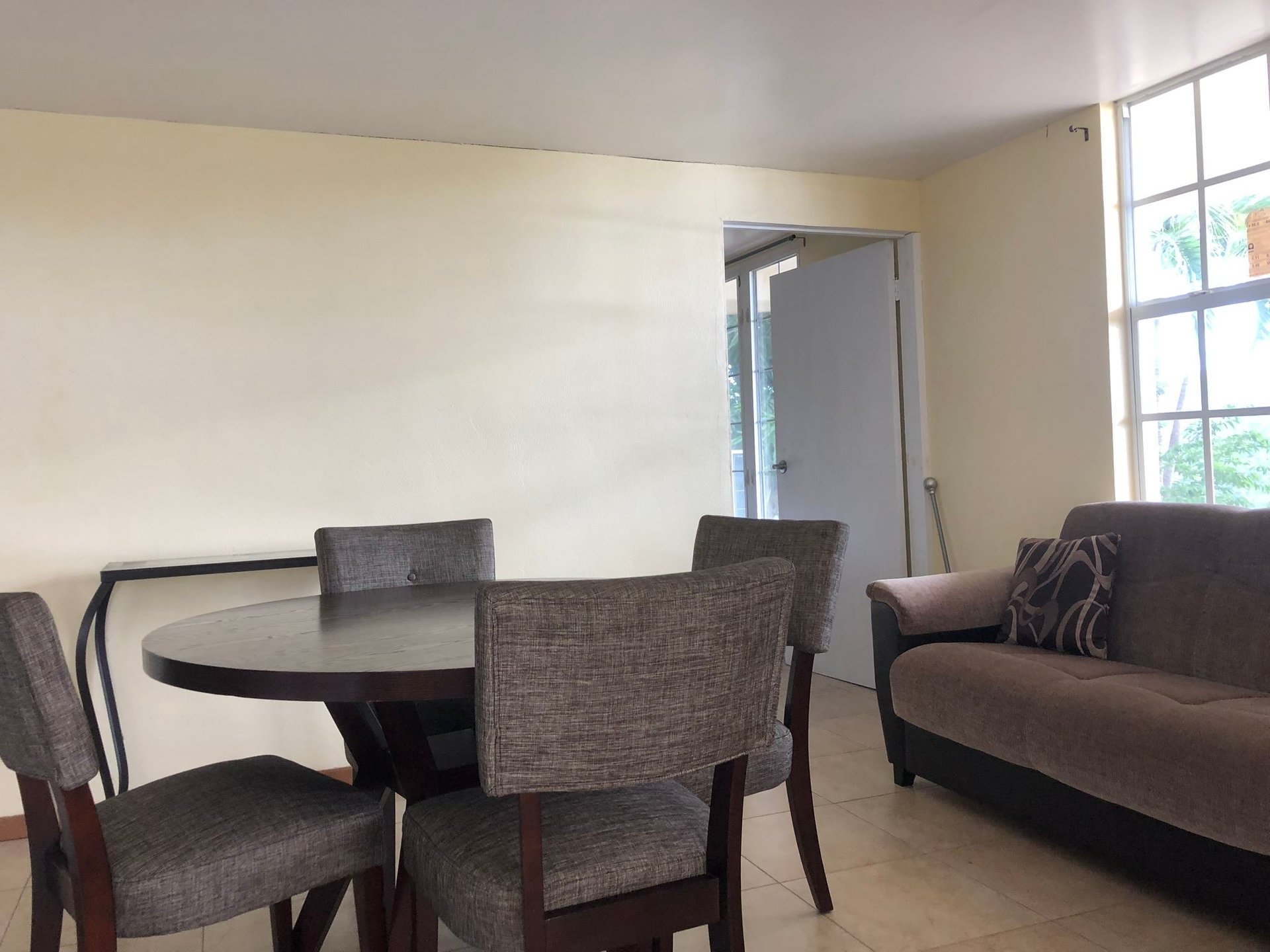 1089 Lambert Hills 1 Bedroom Apartment