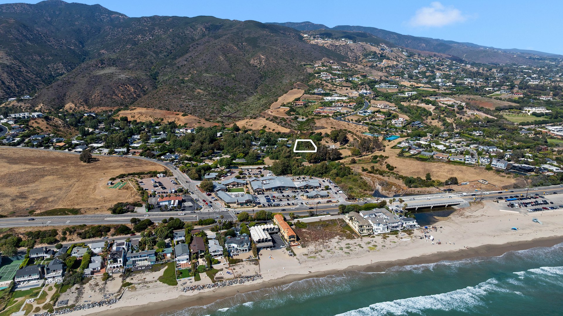 Spacious Malibu West Mid Century