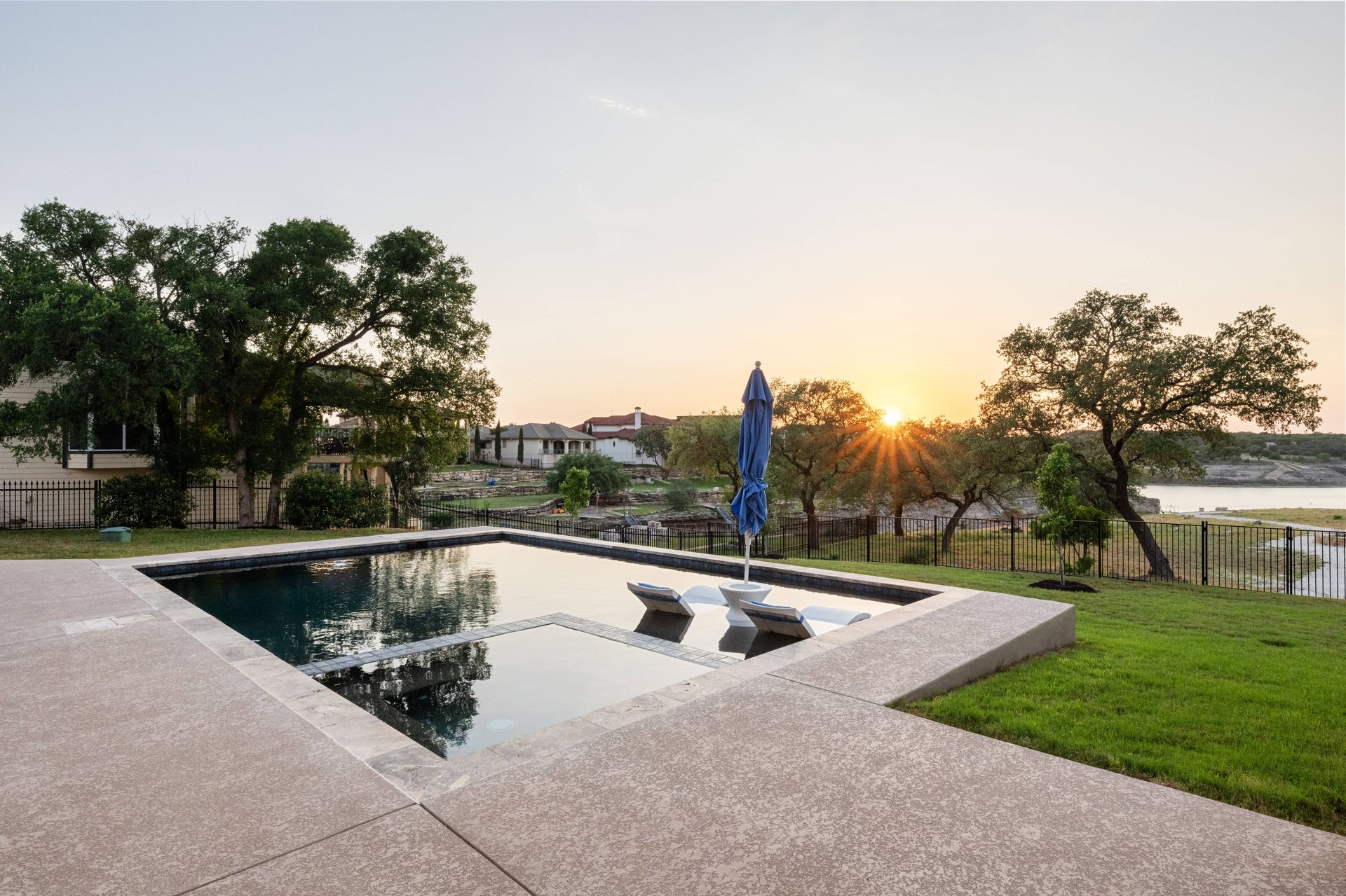 2912 Patriot Drive & 3002 Point Cove