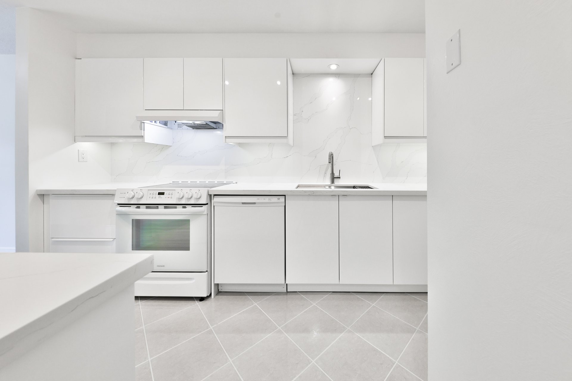 2-4635 Regents Terrace, Mississauga
