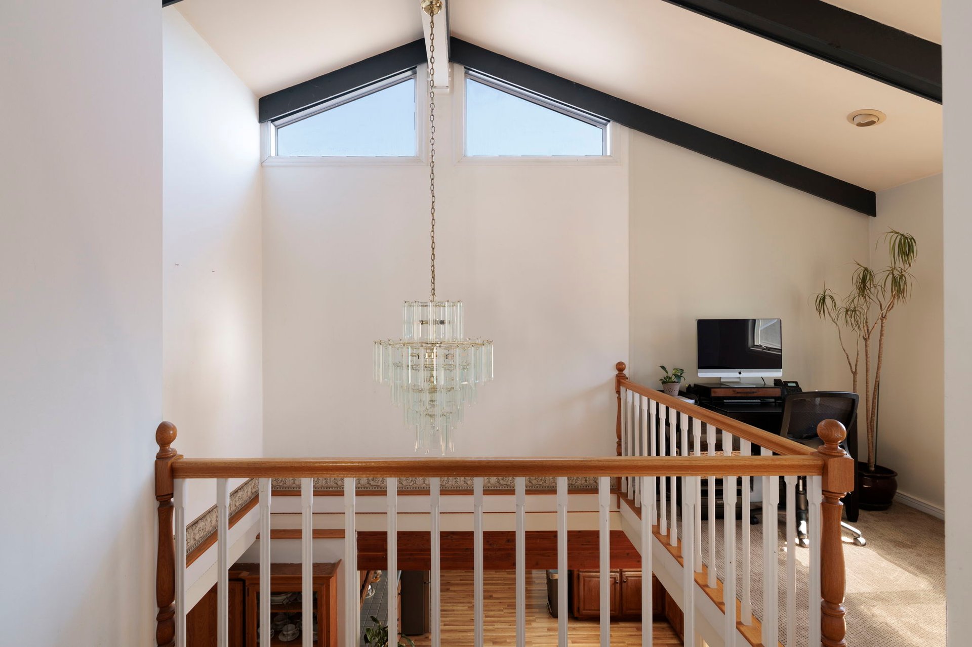 2-Story Historic Cabin Home in La Crescenta - Breathtaking Verdugo Mountain Views!
