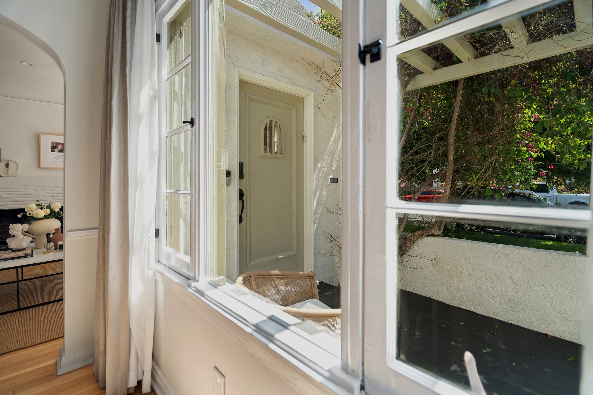 Re-imagined Quaint Country English with Guest House and Grand Rear Yard!
