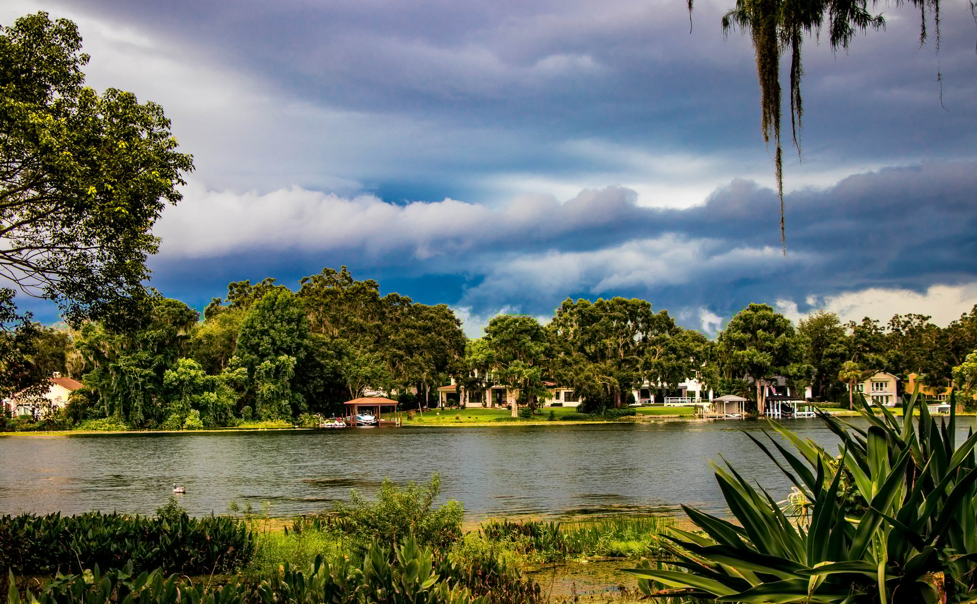 Winter Park, Florida &ndash; Scenic lakes, tree-lined streets, and historic charm