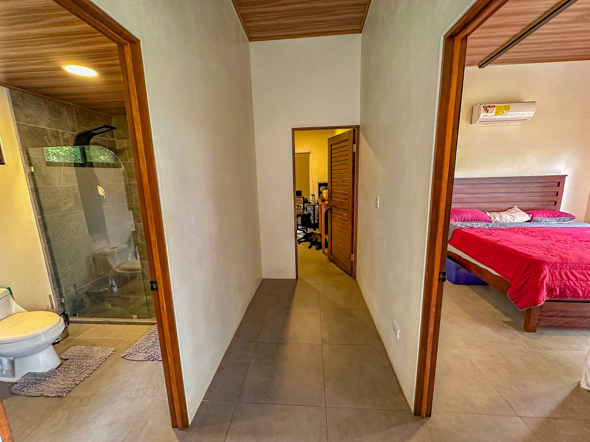 Charming 2-Bedroom Home in the Heart of Ojochal – Privacy, Convenience, and Opportunity Await!