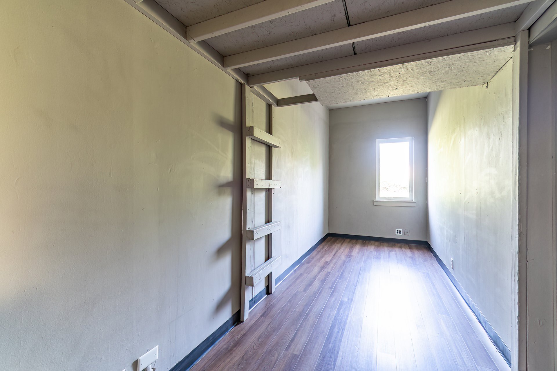 Ball State Greek House Goes to Public Auction
