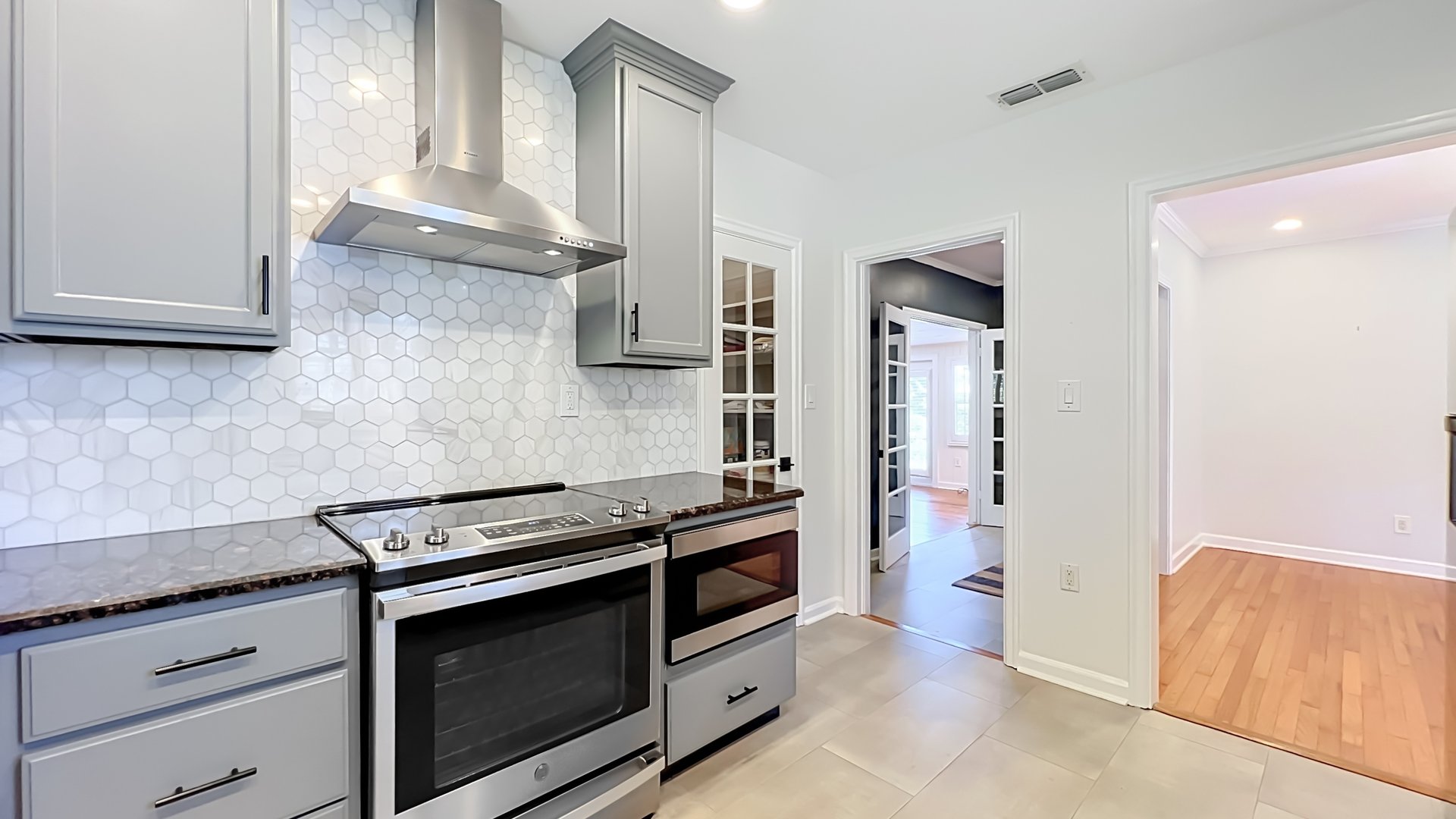 Three-Bedroom Two-Bathroom Bungalow in Orlando's Beverly Shores