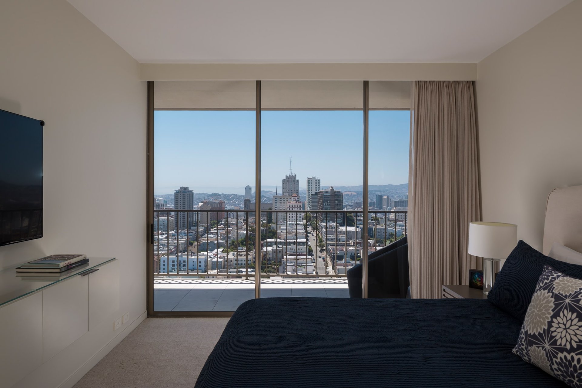 Two Bedroom Condo With Landmark Views