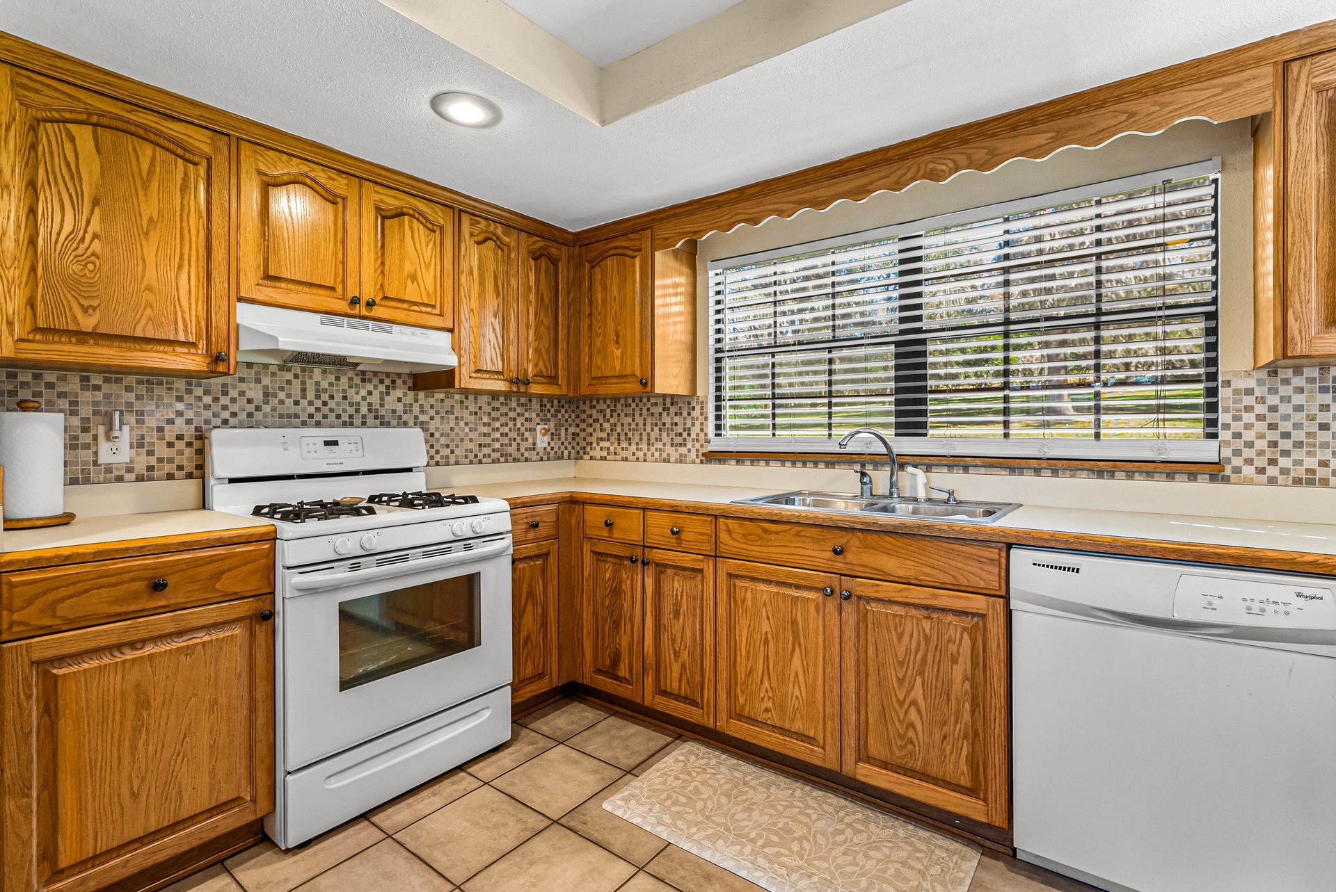 11045 FORT KING RD