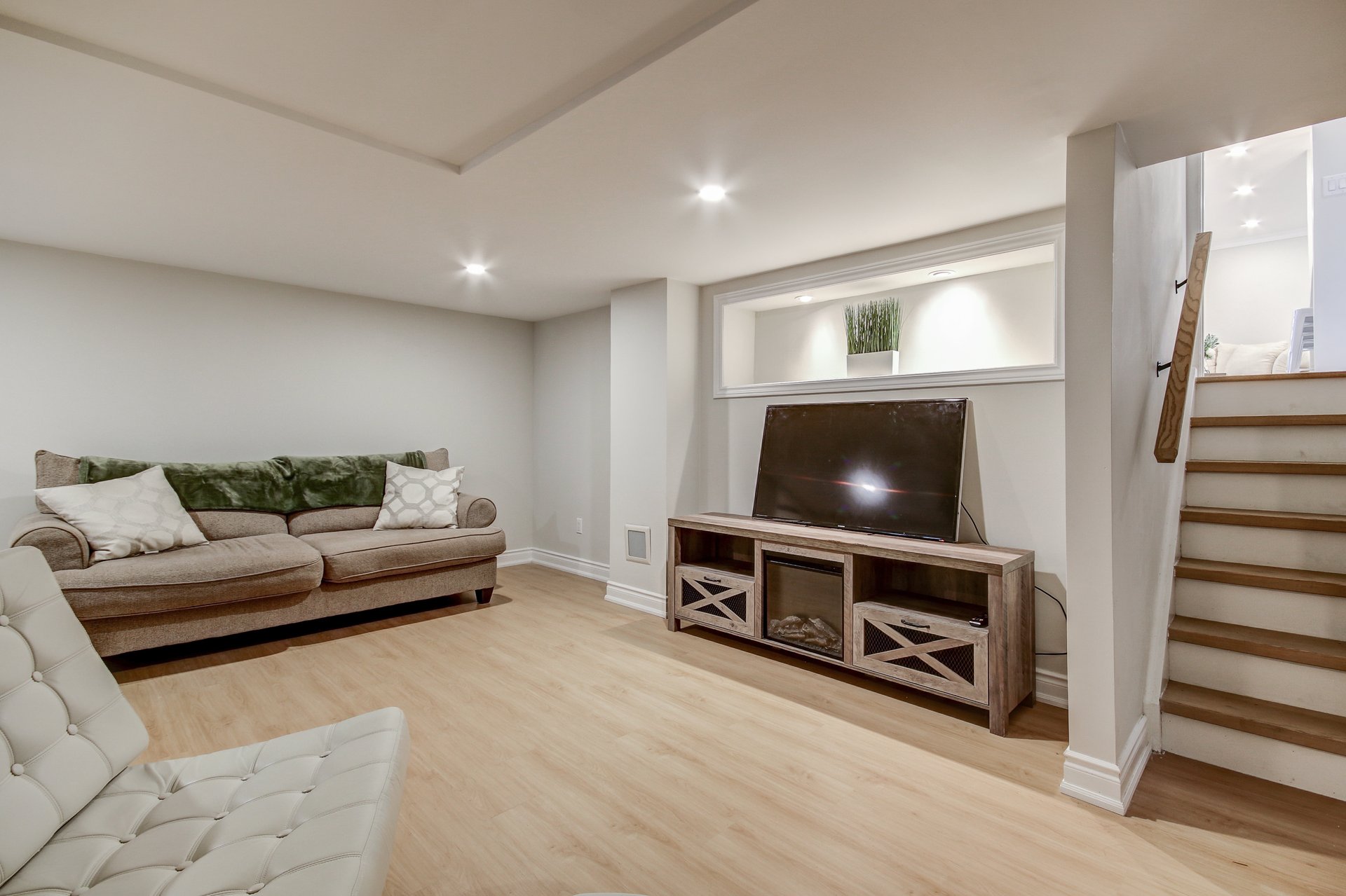 5264 Woodhaven Dr
