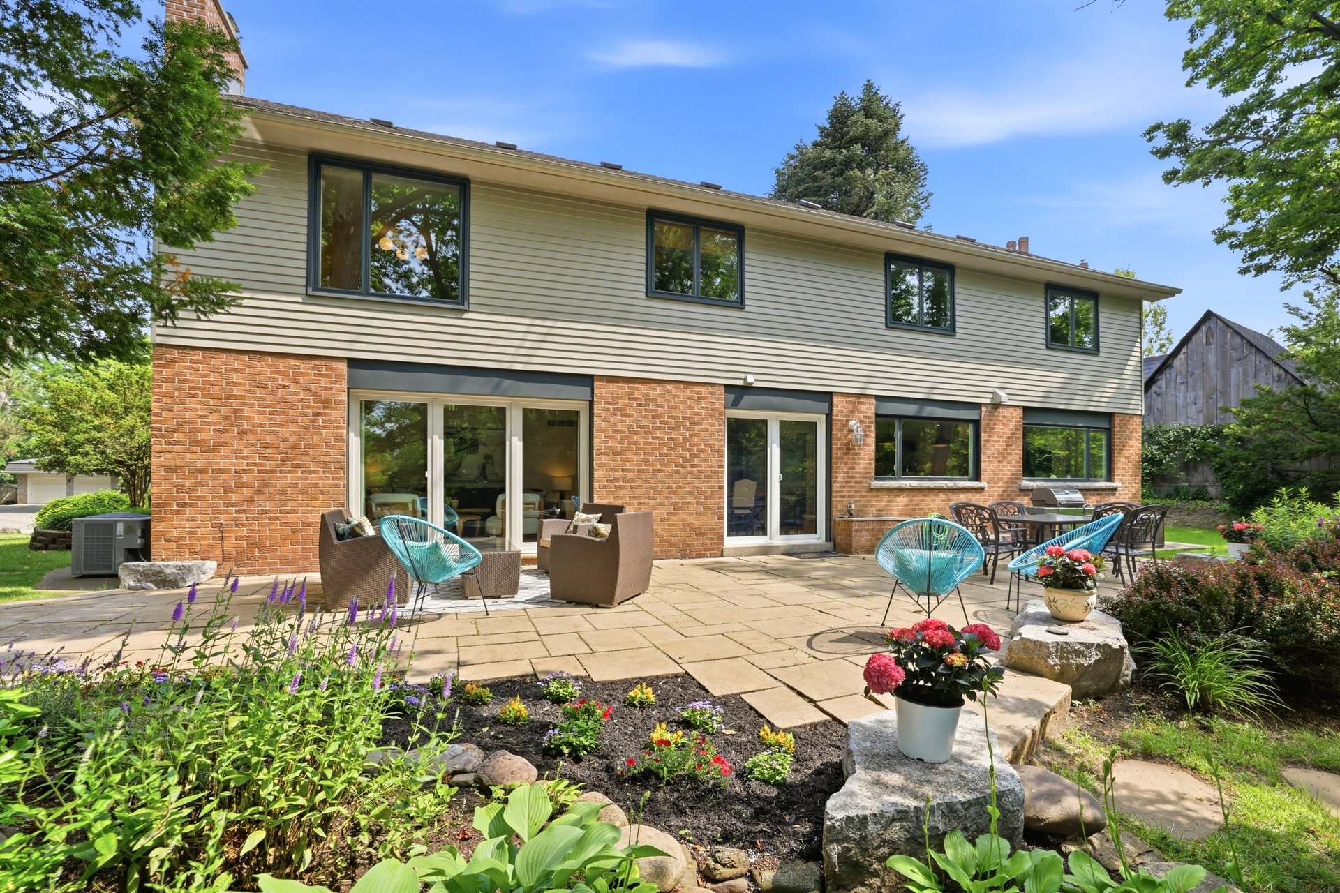 Rare Court Location on Oakville Golf Course
