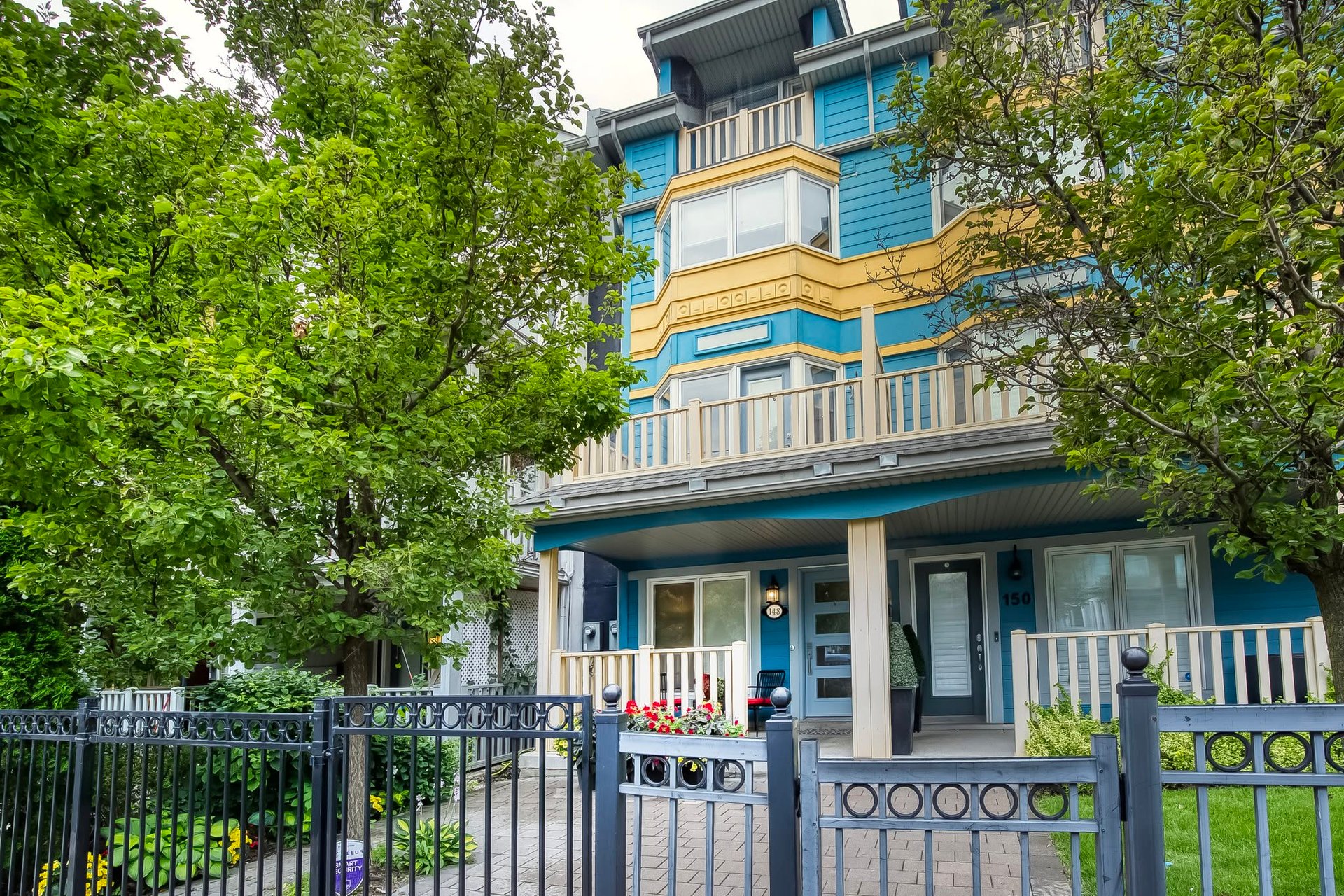 148 Woodbine Ave