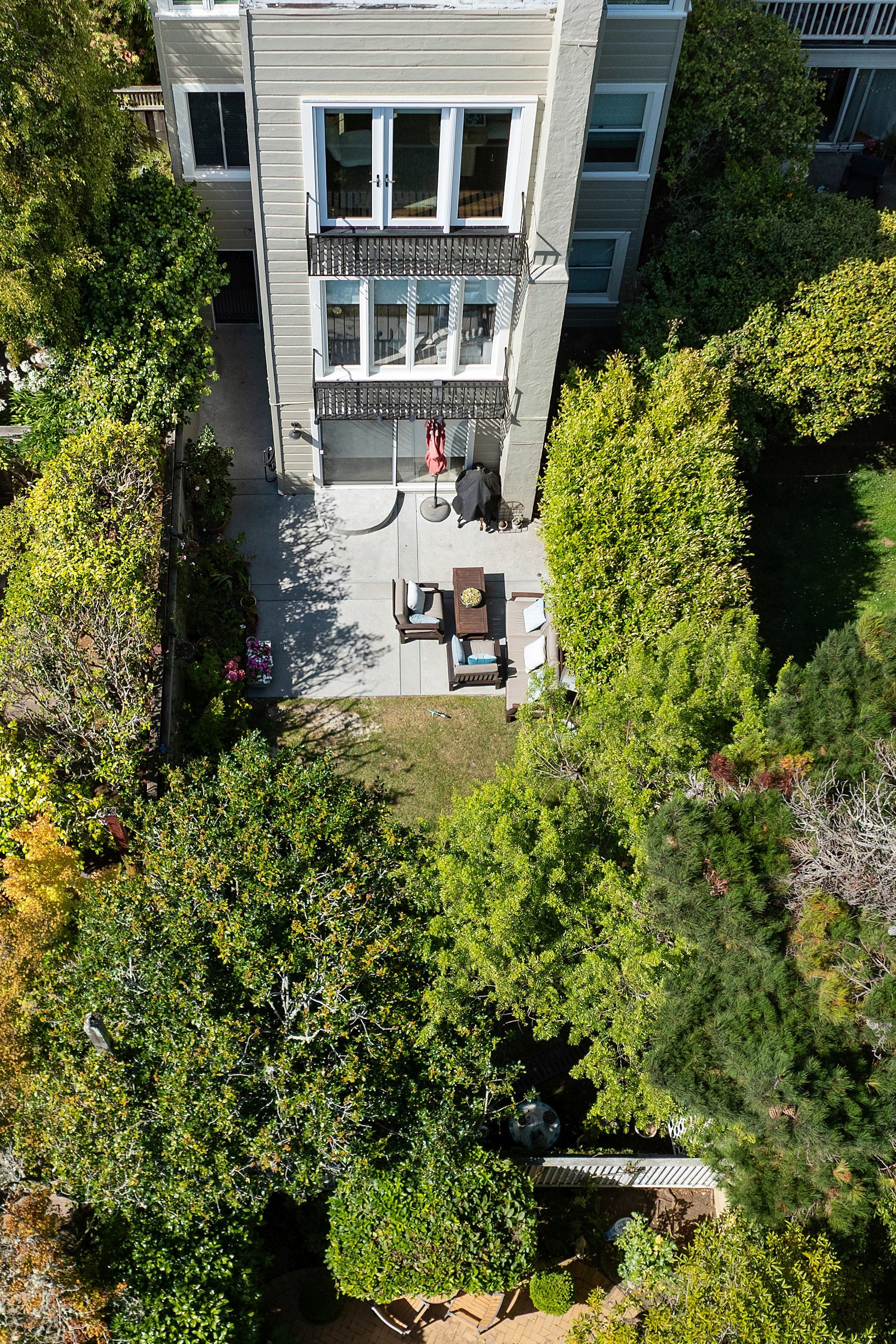 Stylishly Renovated & Palace-Adjacent