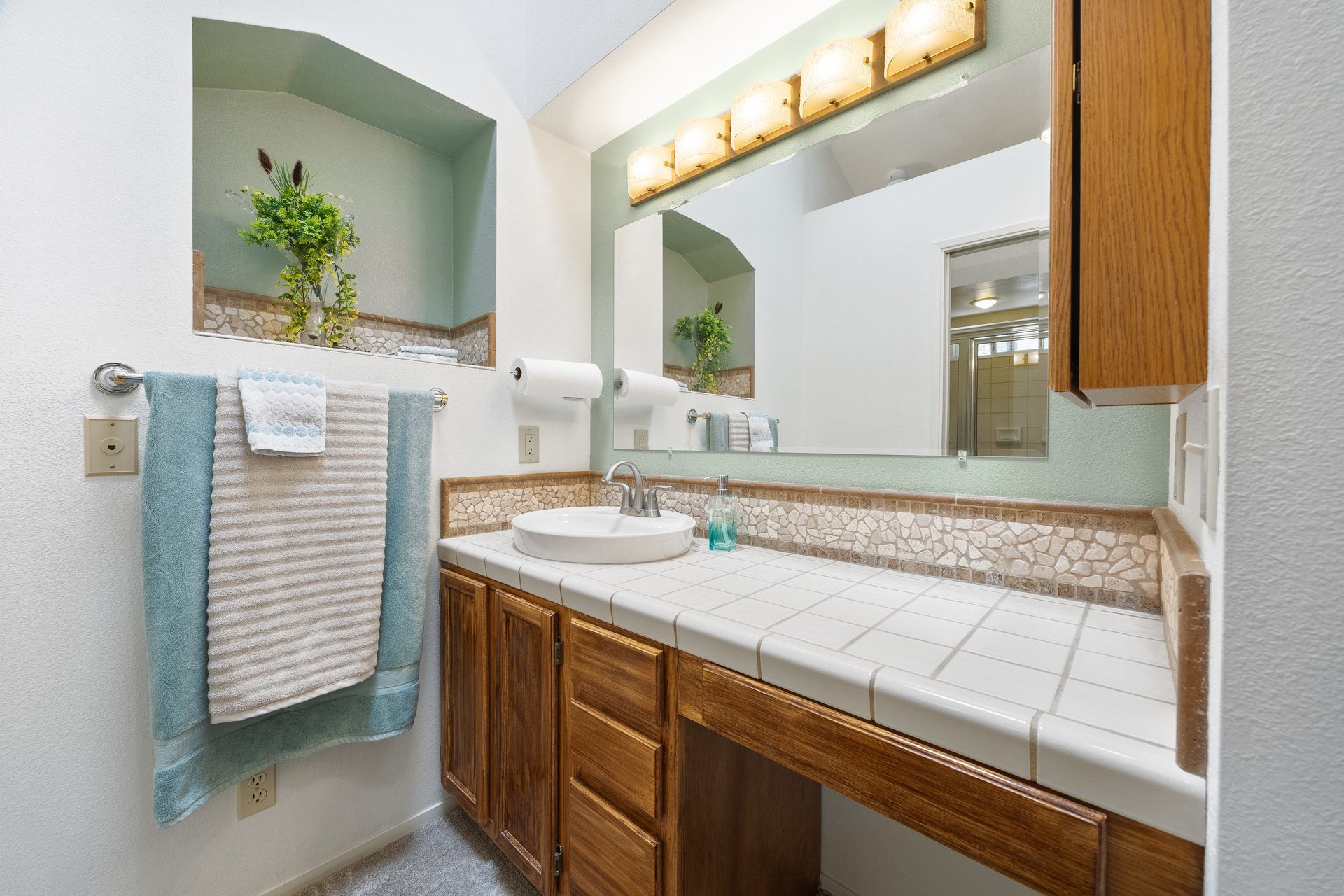 Panoramic Mountain Views in West Golden Hills — 21725 Mountain Drive, Tehachapi
