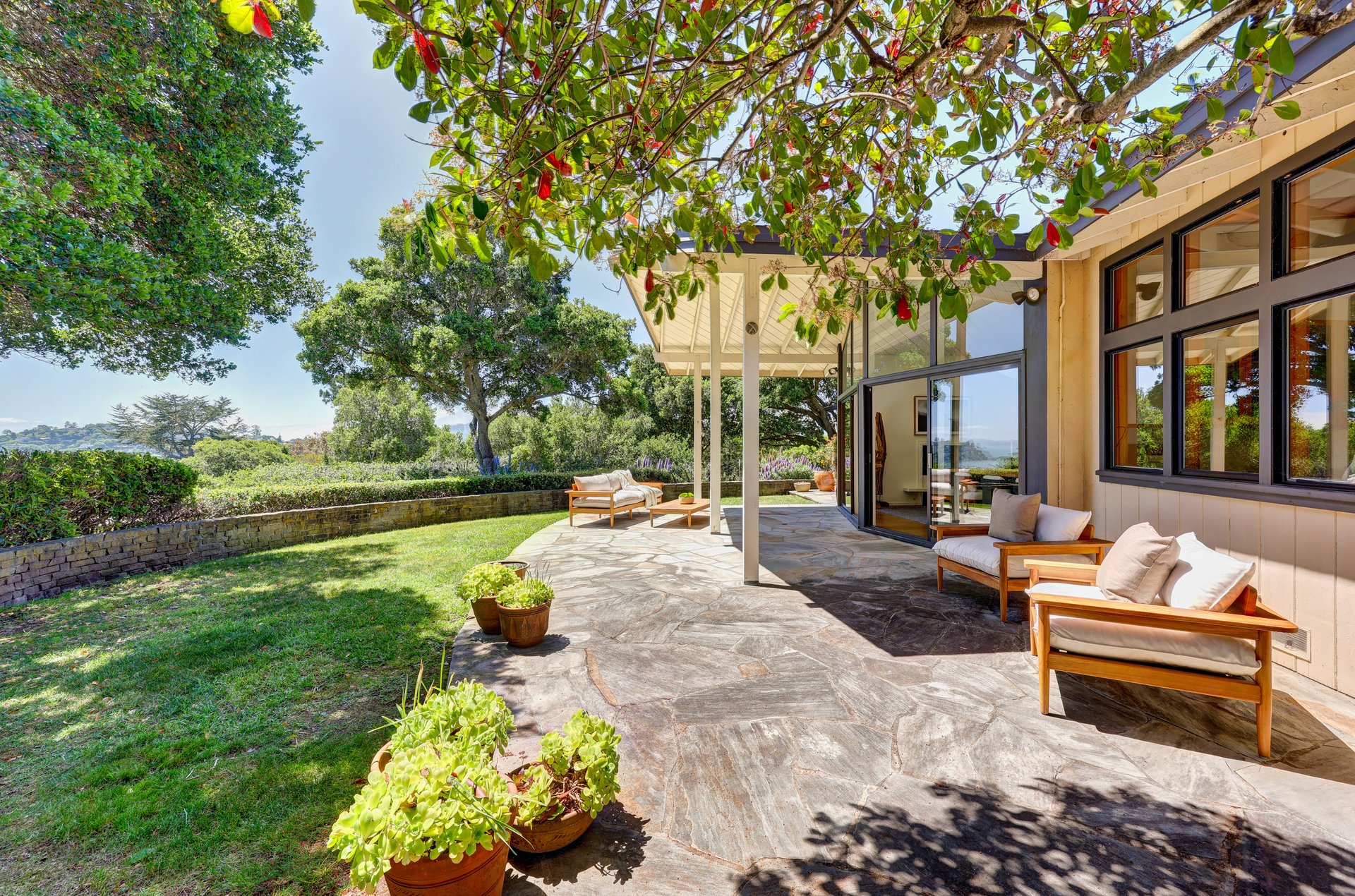 Rare 1+ Acre Dream Site