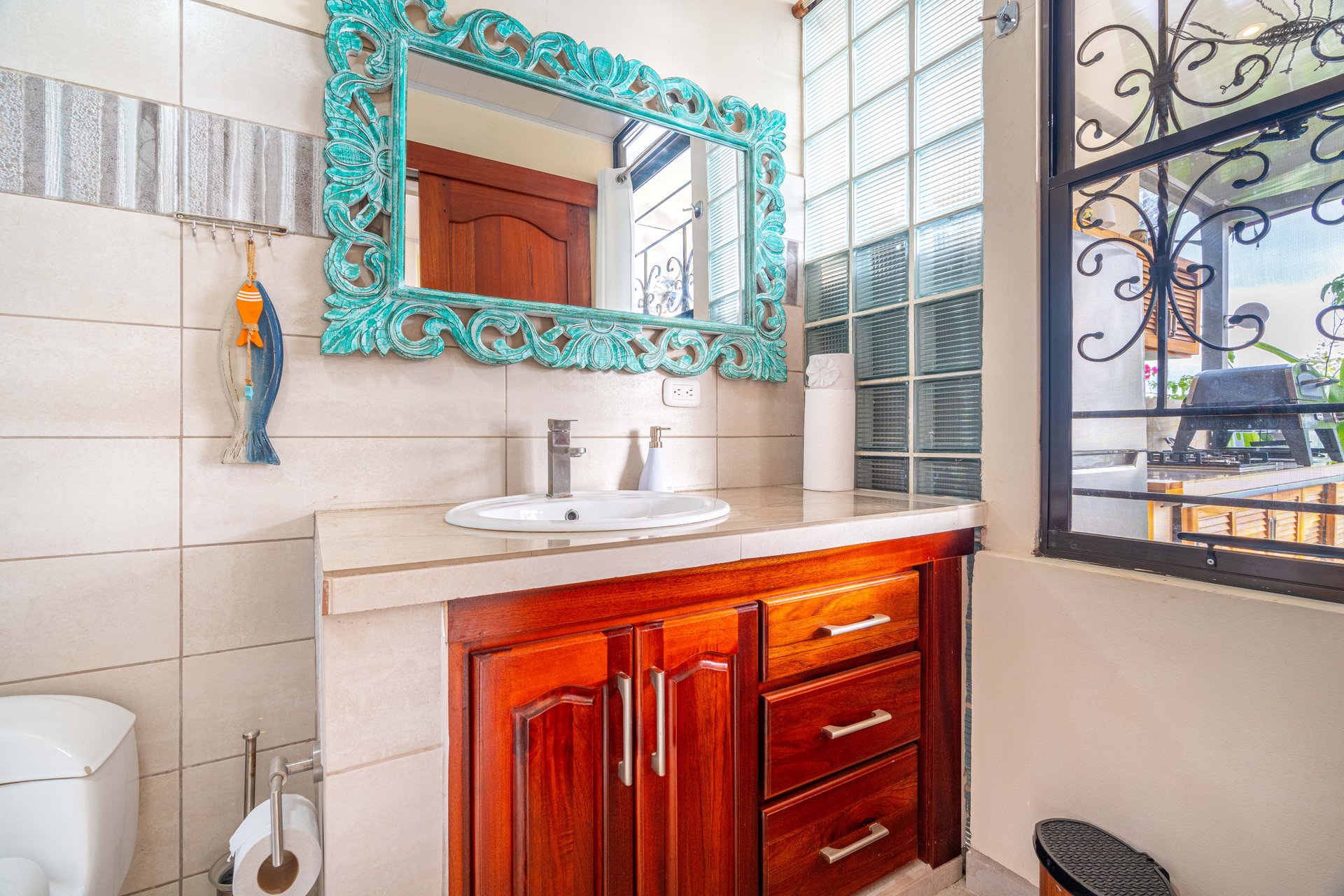 Expansive Ocean Views, Central Ojochal - 3 bed, 3 bath!