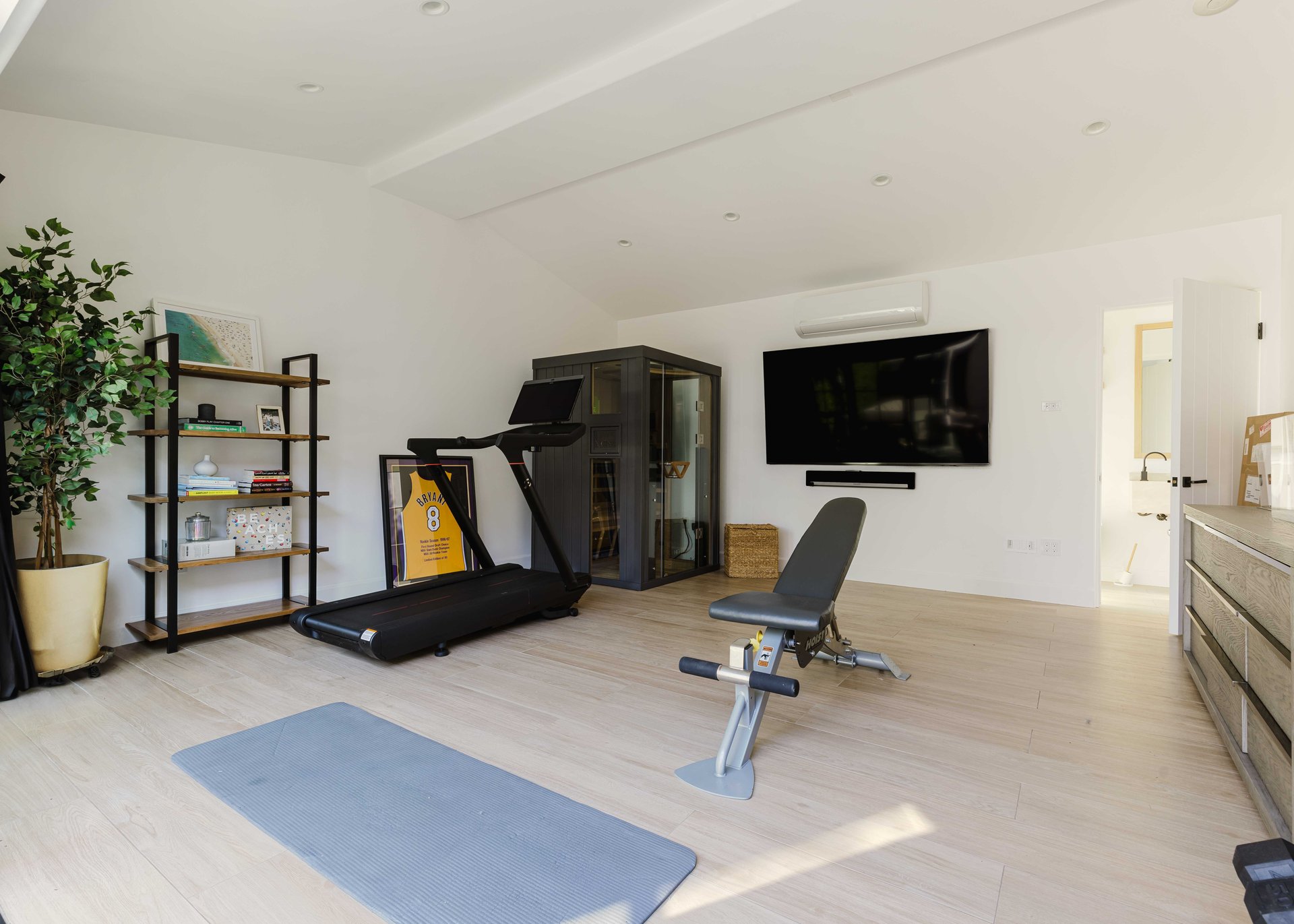 408 Westbourne Dr, West Hollywood 