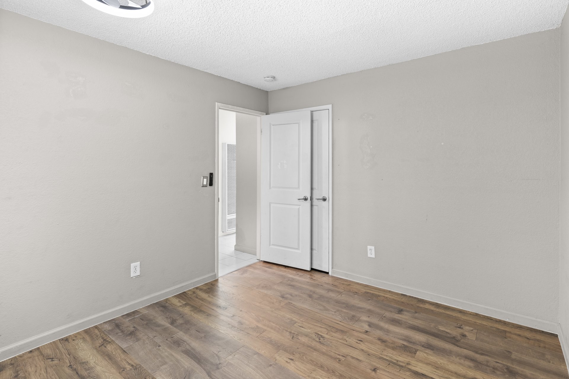 200 Del Luz Ct