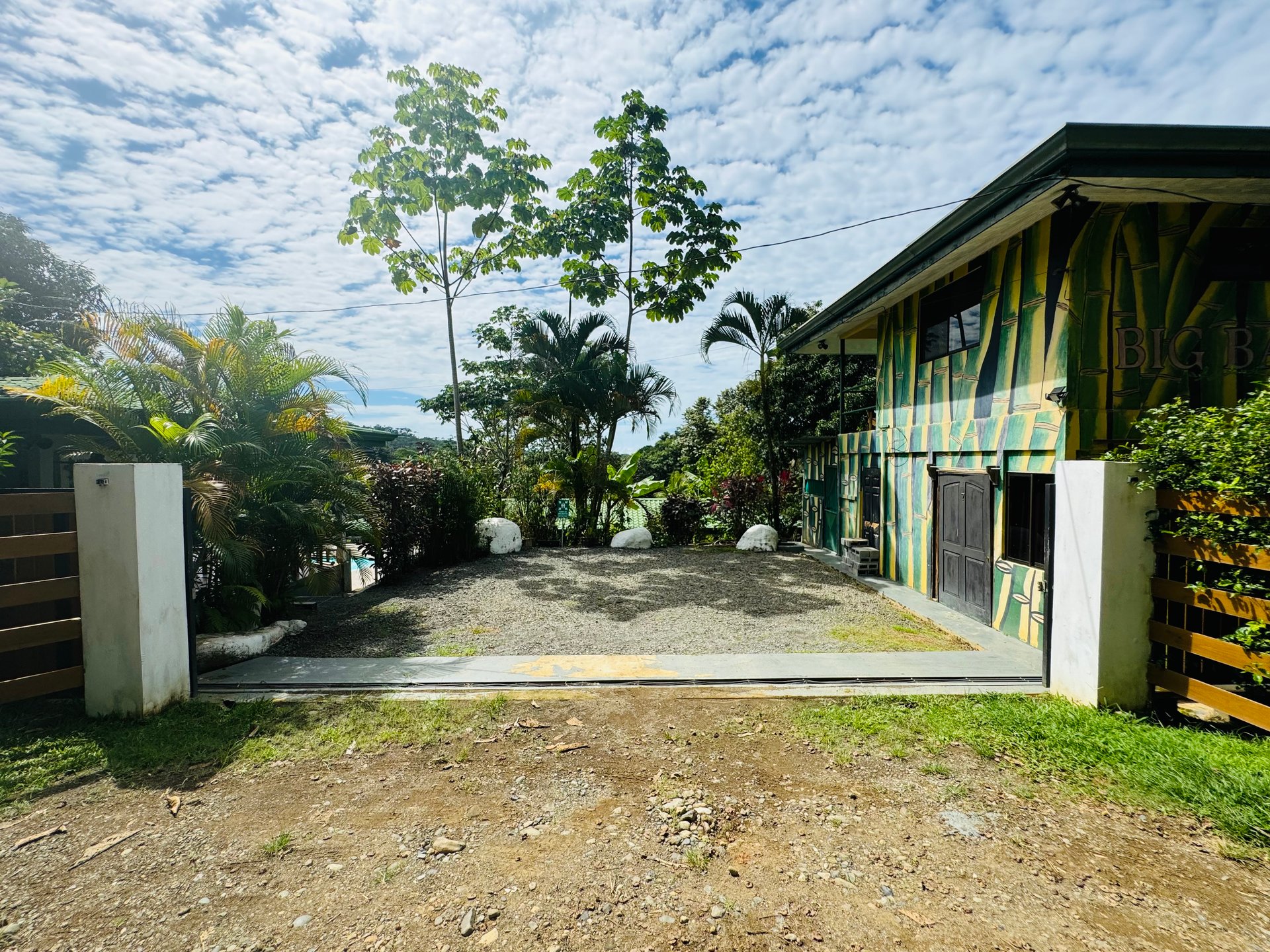 Downtown Uvita Commercial Room Rentals with Restaurant