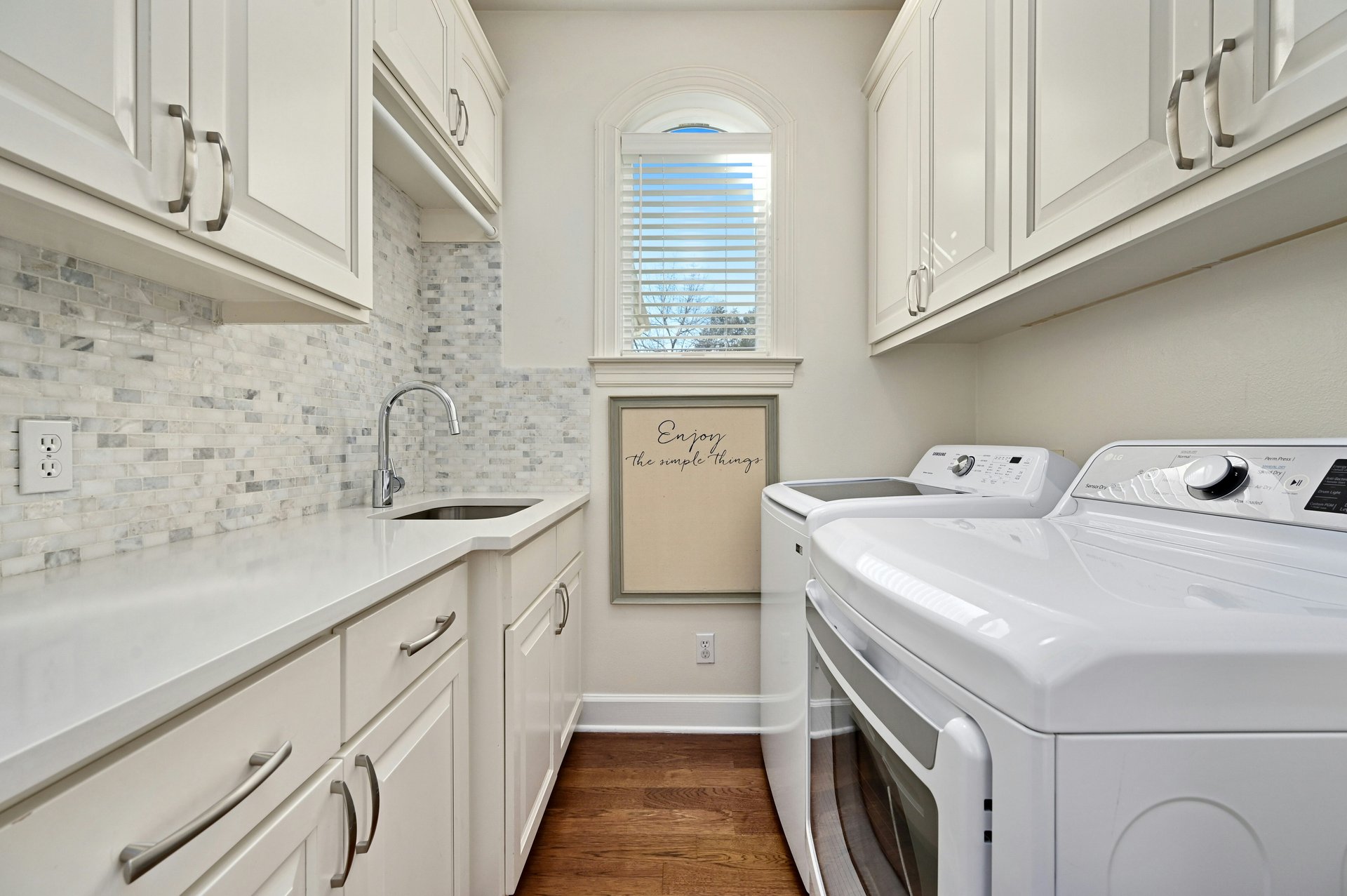 6615 Dogwood Creek 