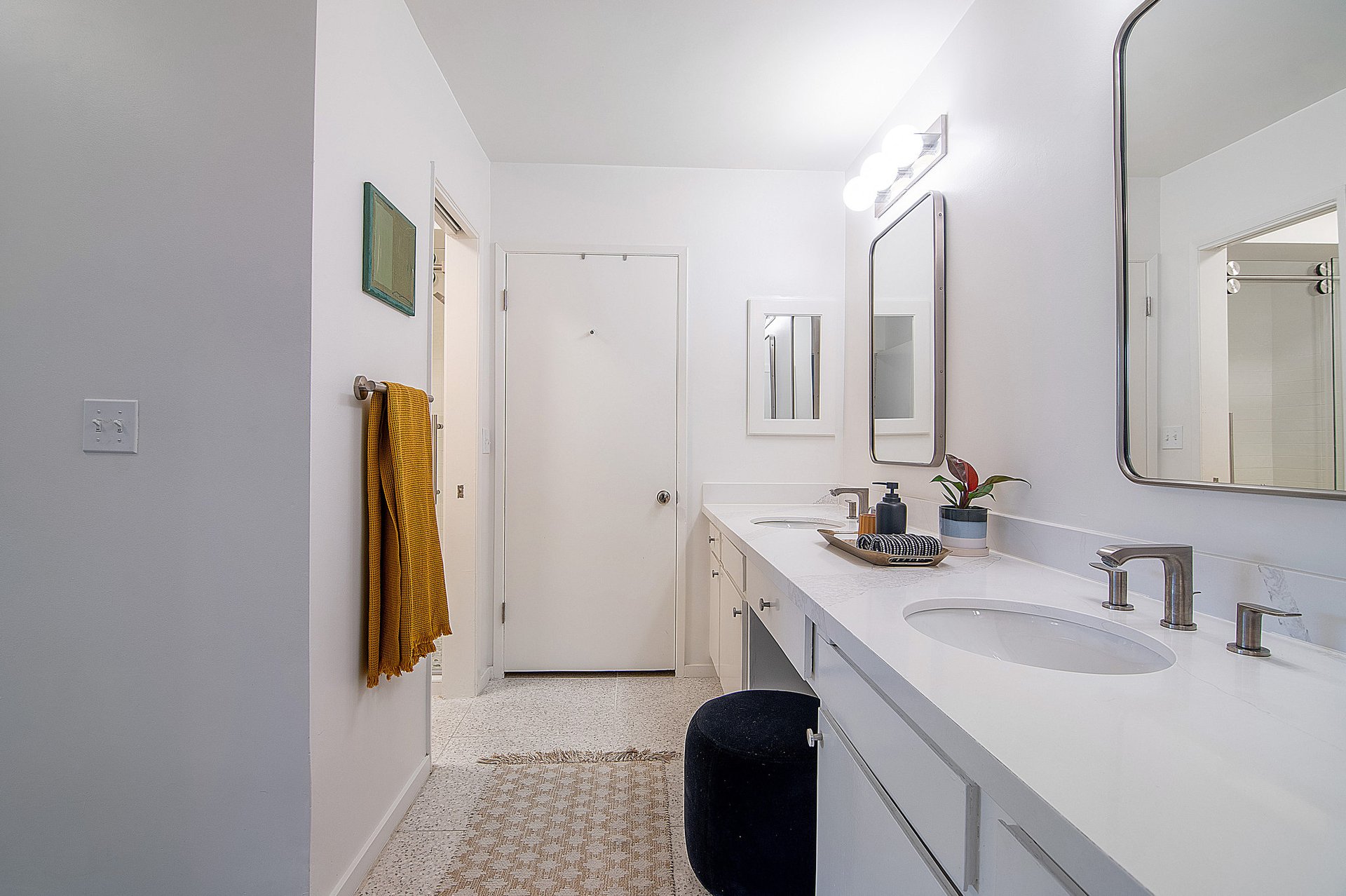 8701 Delgany Ave, #208