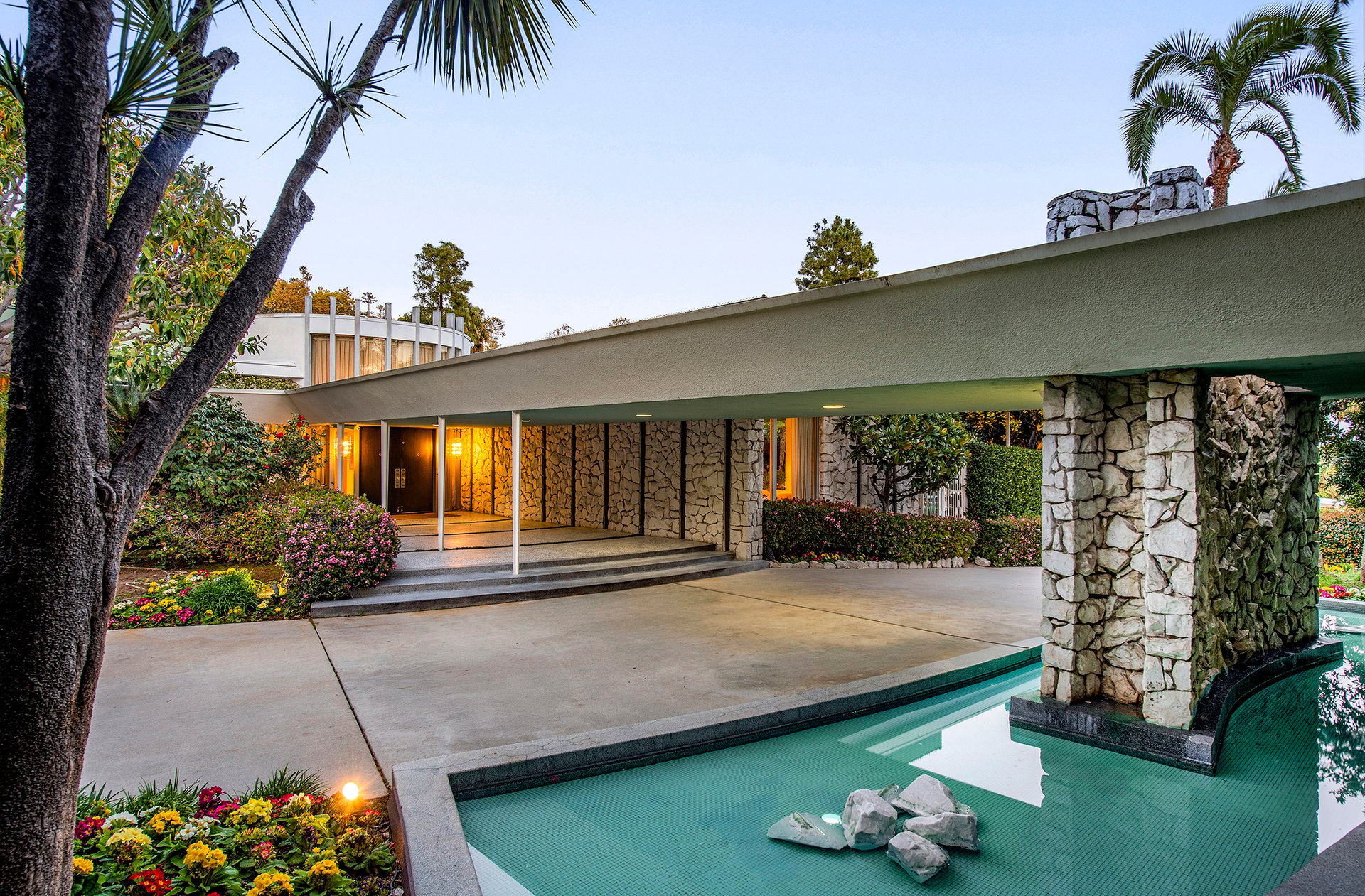 409 Drury Ln, Beverly Hills